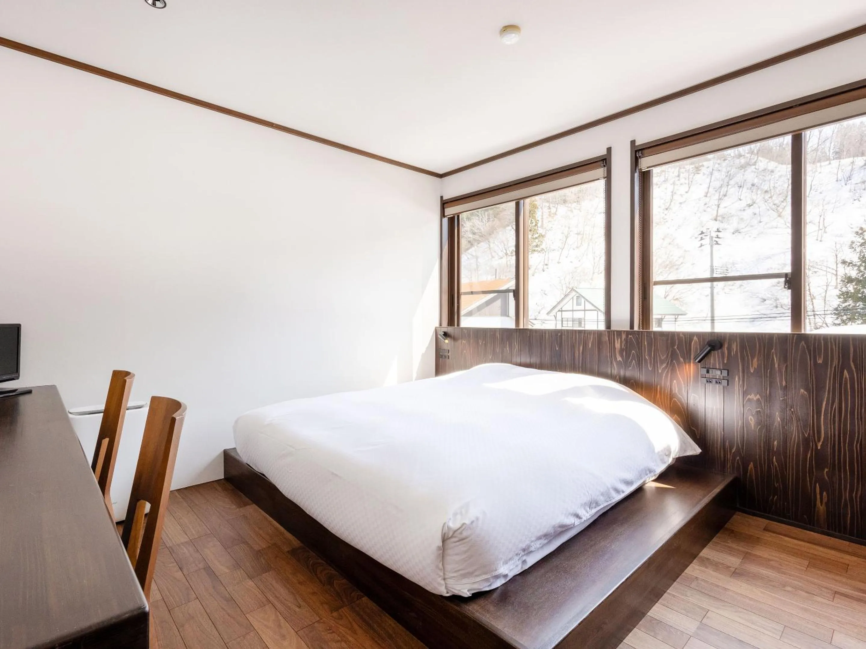 Photo of the whole room, Bed in Auberge 醸す森 "kamosu mori"