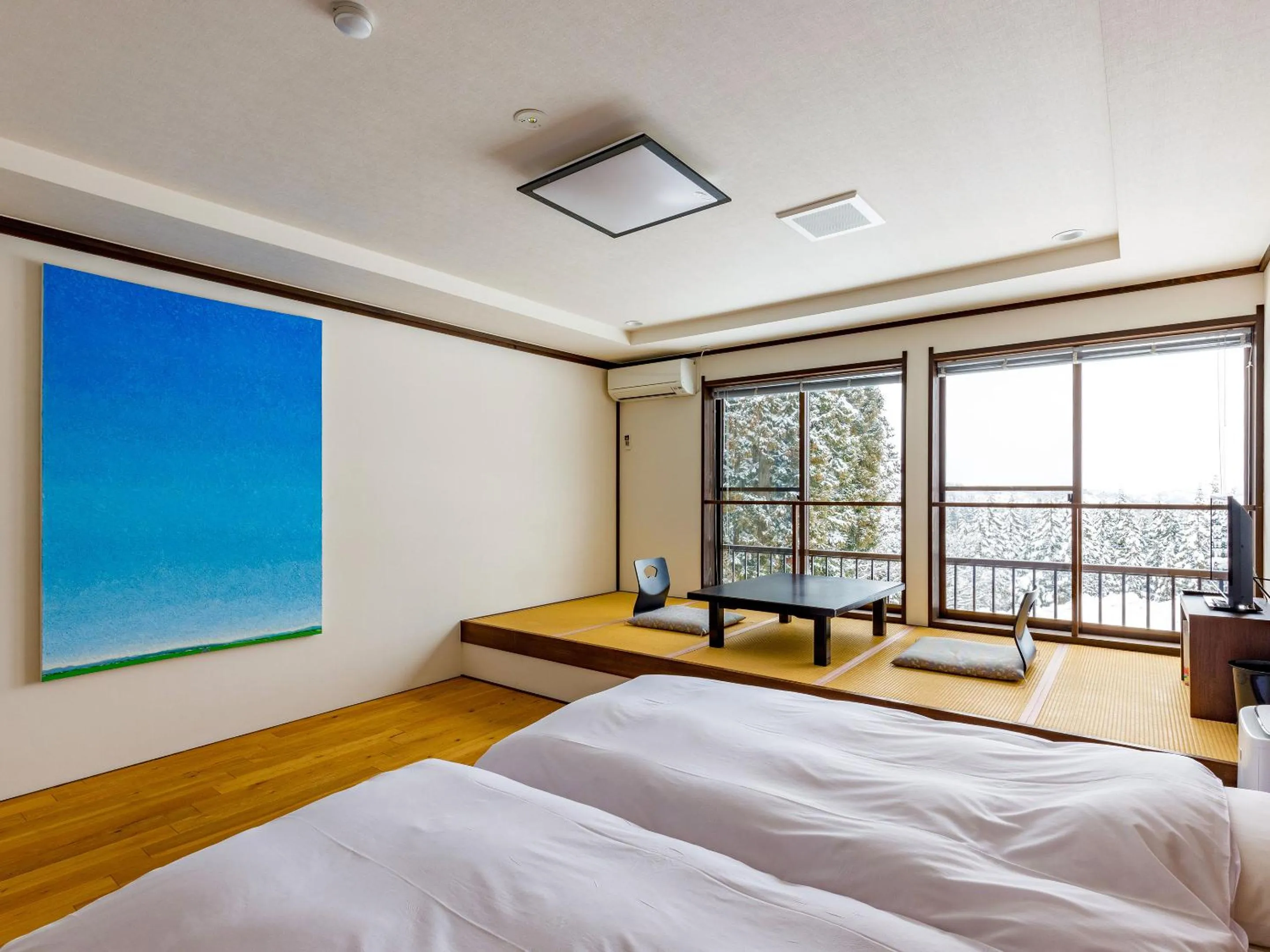 Photo of the whole room, Bed in Auberge 醸す森 "kamosu mori"