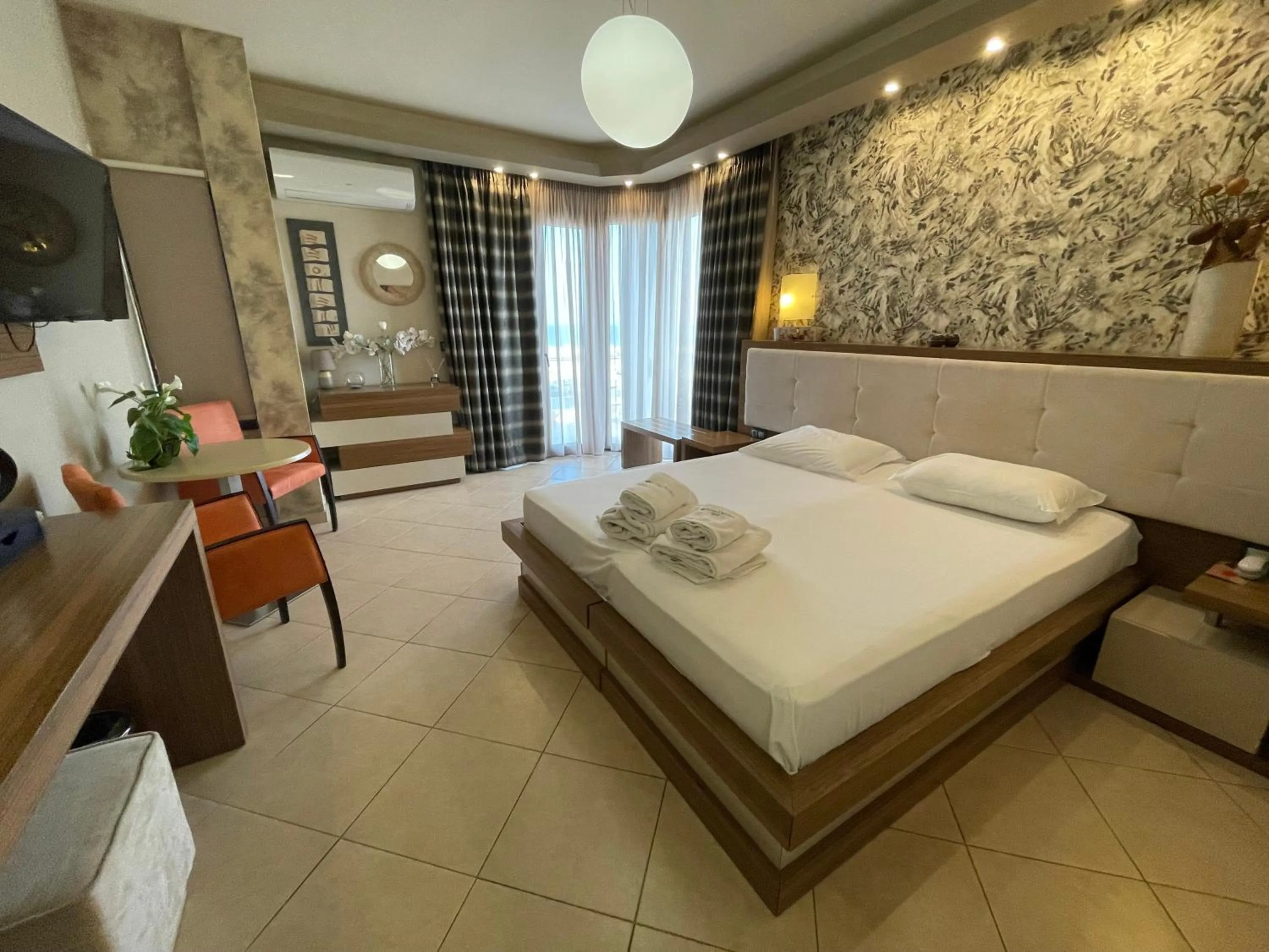 Bed in Porto Del Sol Hotel