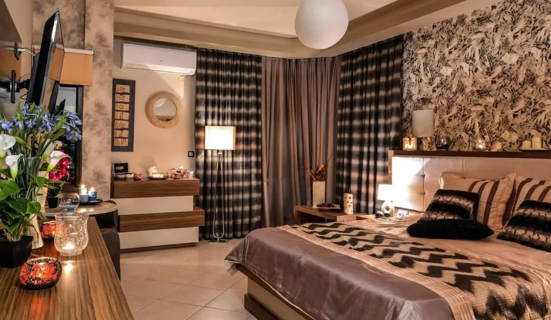 Bed in Porto Del Sol Hotel