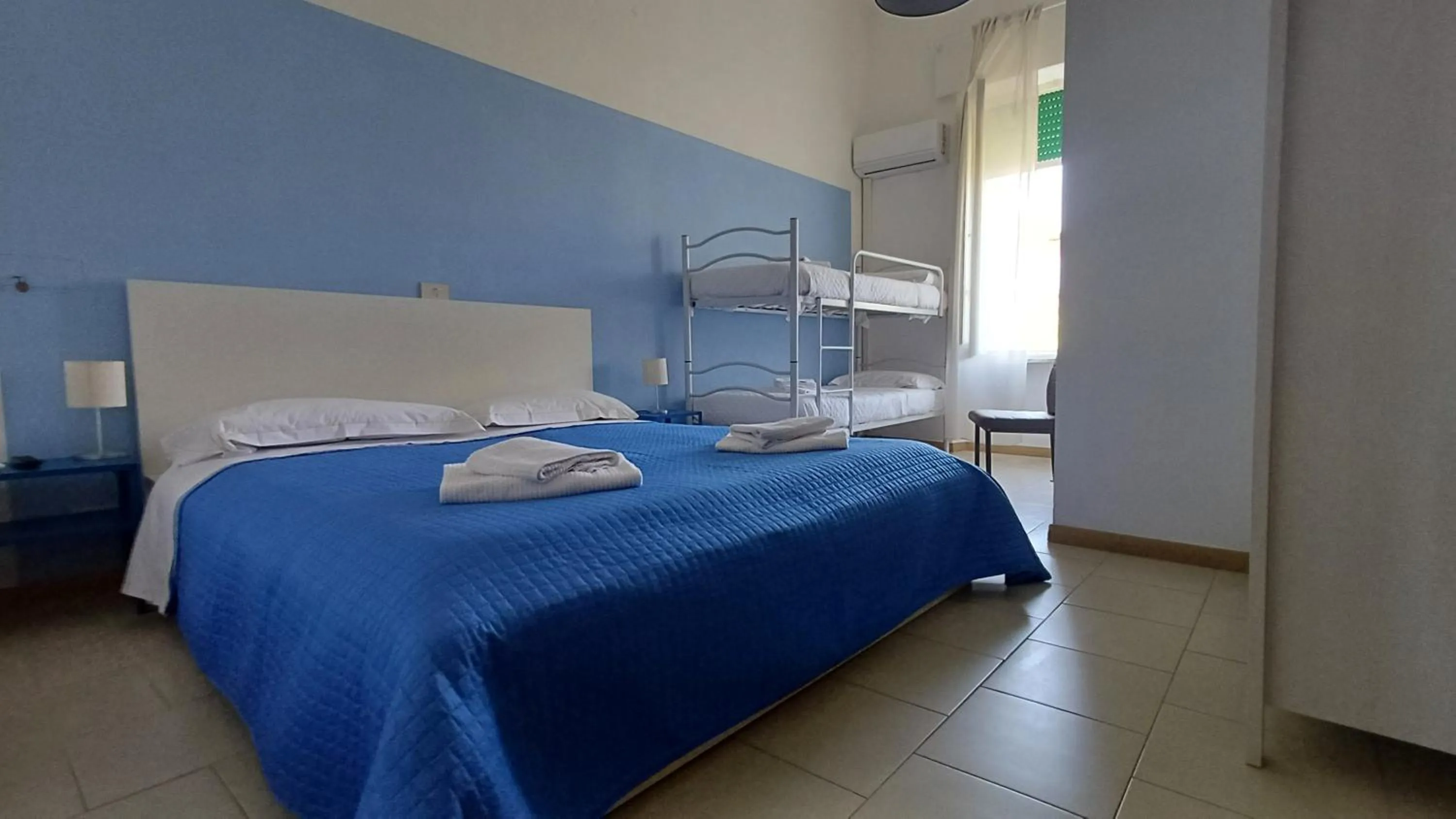 Bed in Hotel Canarco