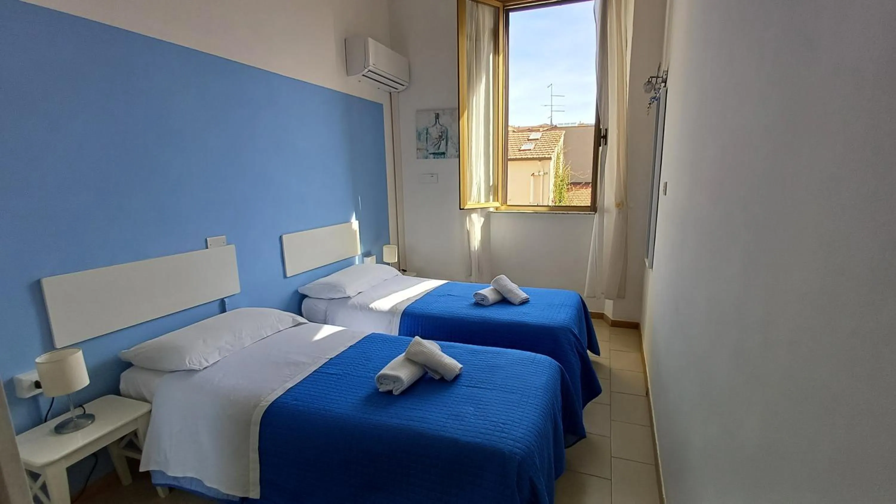 Bed in Hotel Canarco