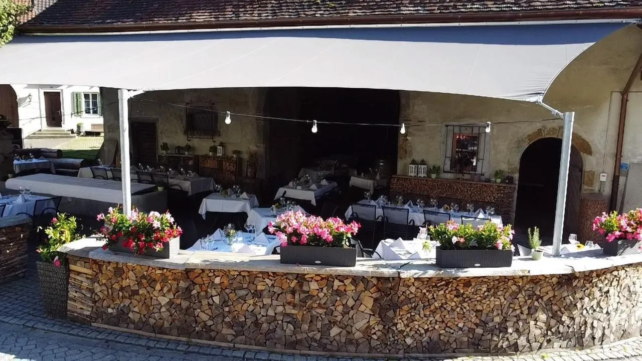 Property building in Hotel Gasthaus Hirschen