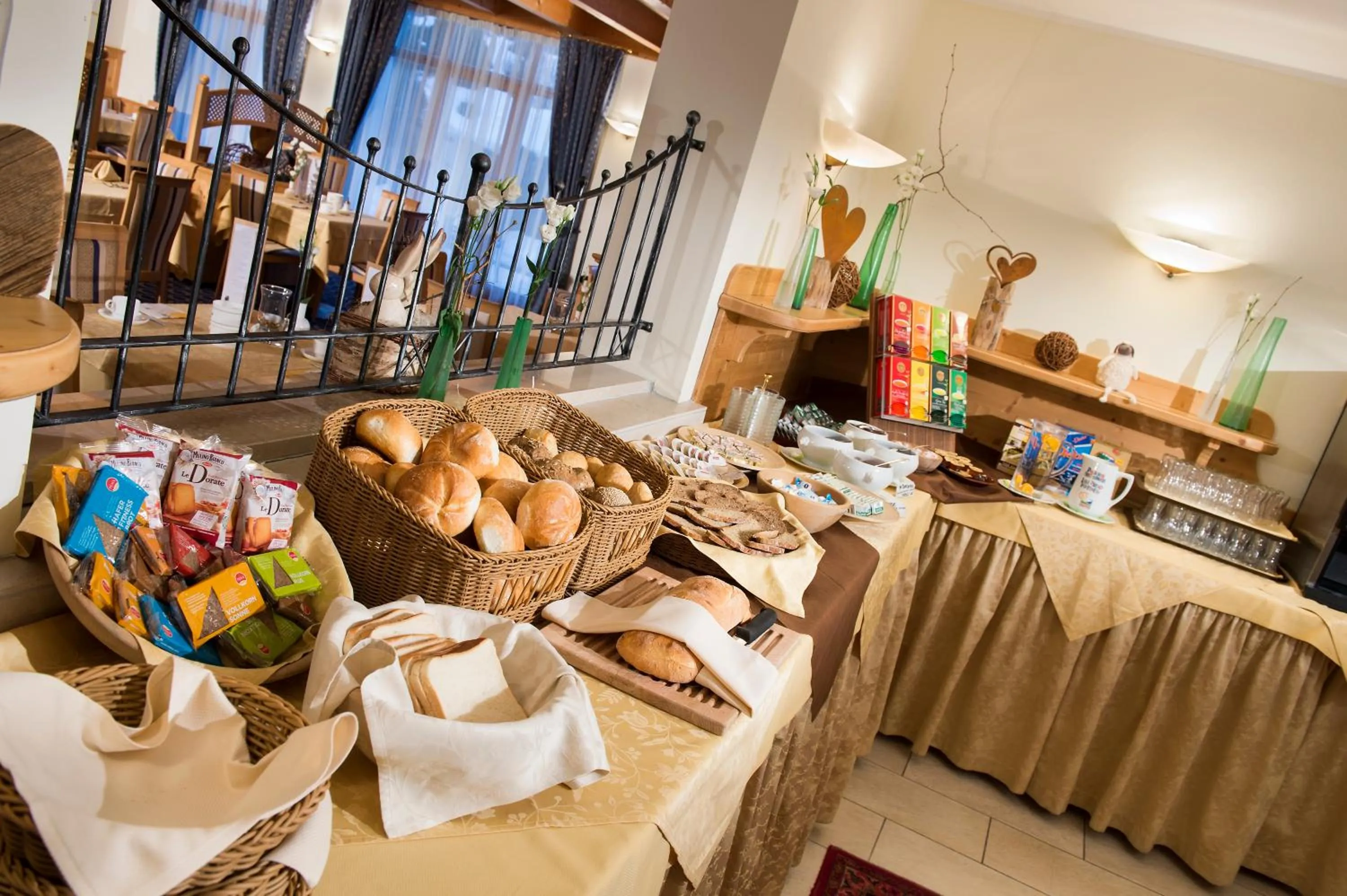 Buffet breakfast in Hotel Reischach