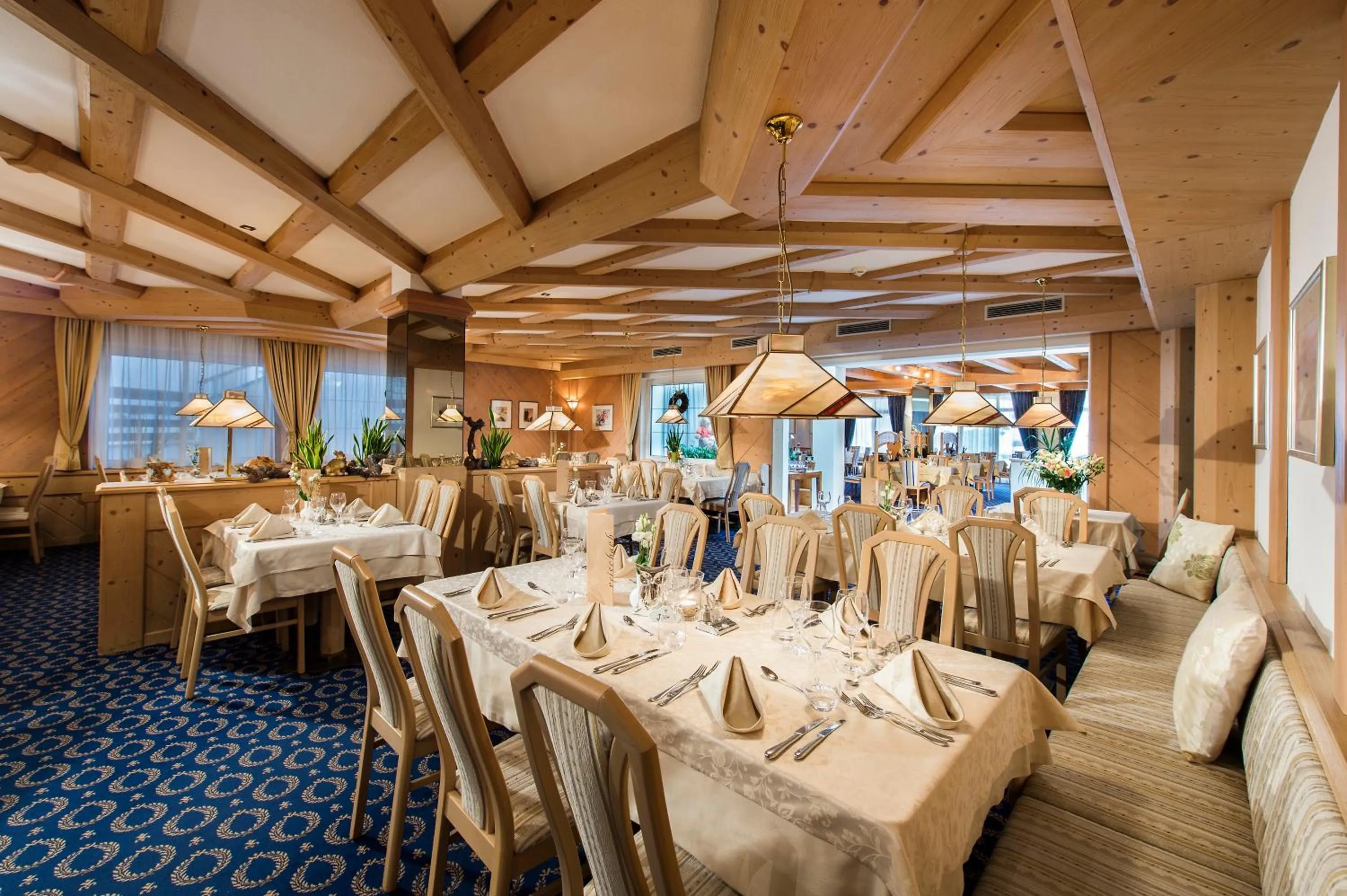 Restaurant/places to eat in Hotel Reischach