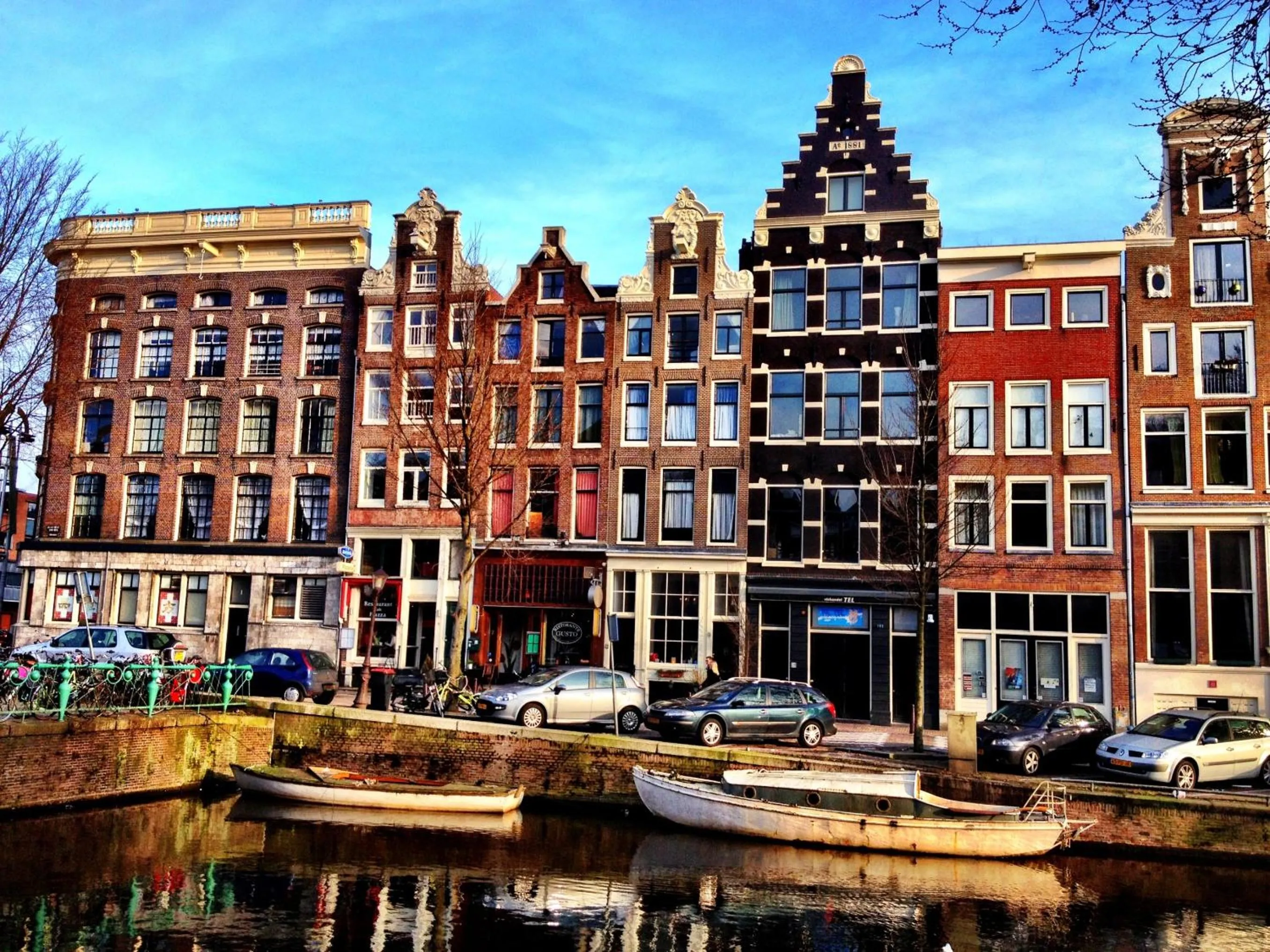 Property building in Tulip of Amsterdam