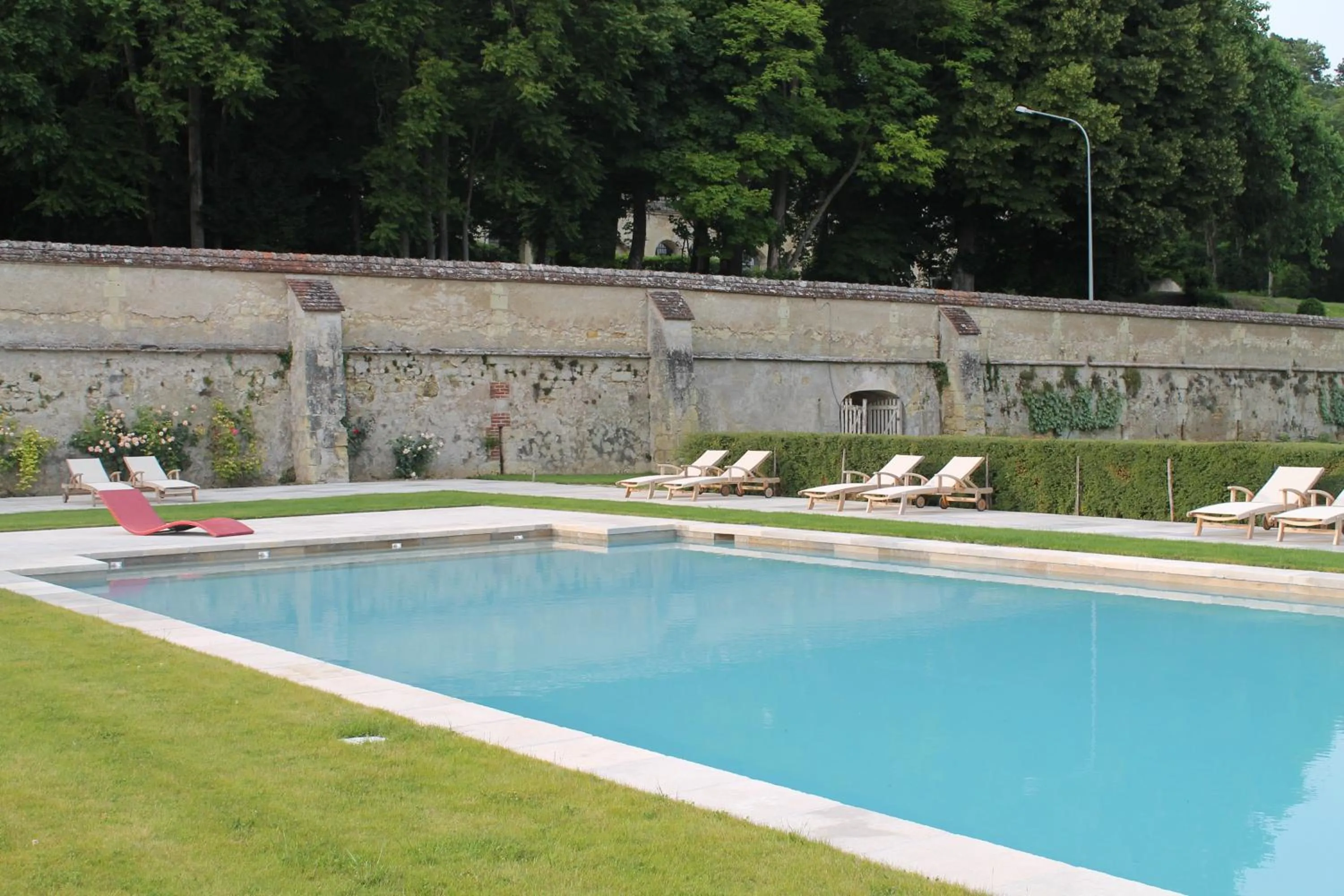Swimming pool in Château de Perreux, The Originals Collection