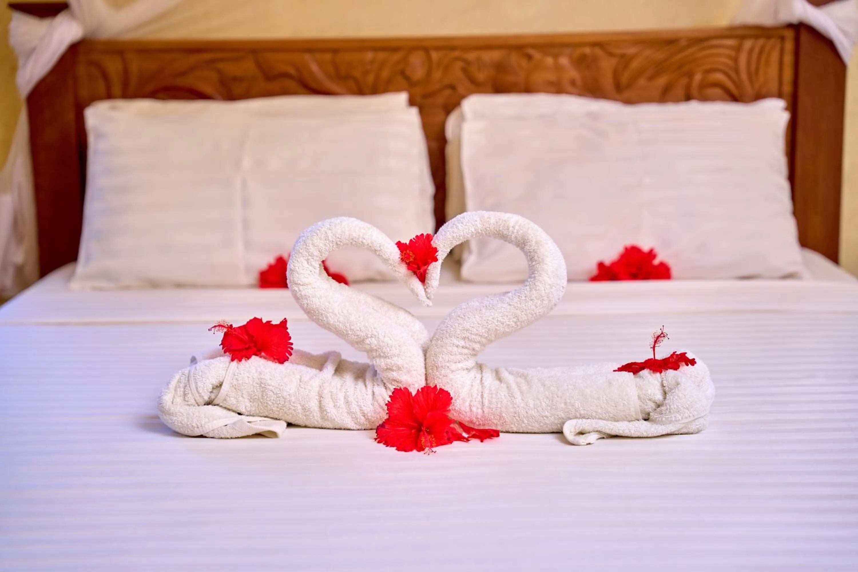 Bedroom, Bed in Flametree Beach Homes