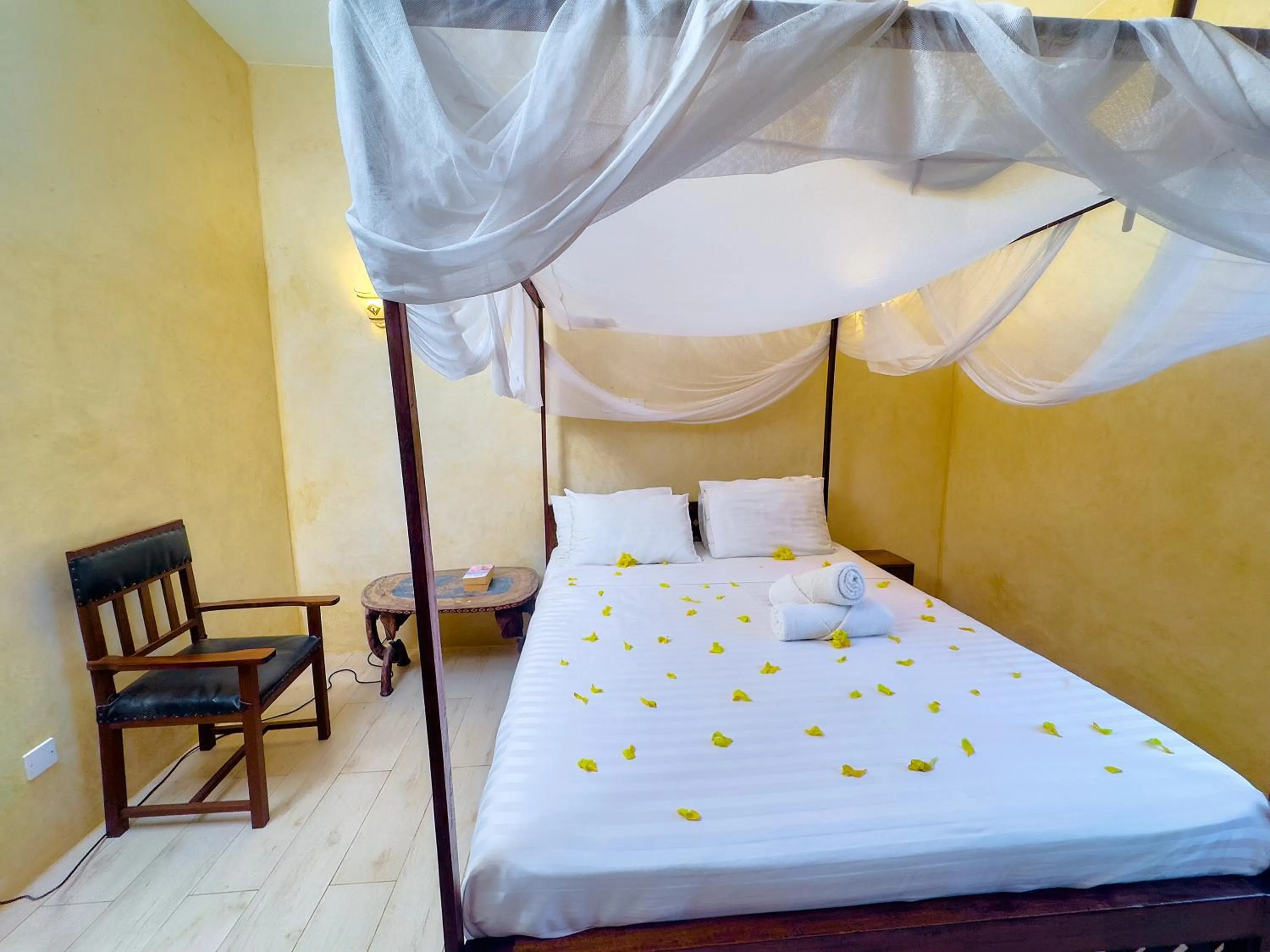 Bedroom, Bed in Flametree Beach Homes