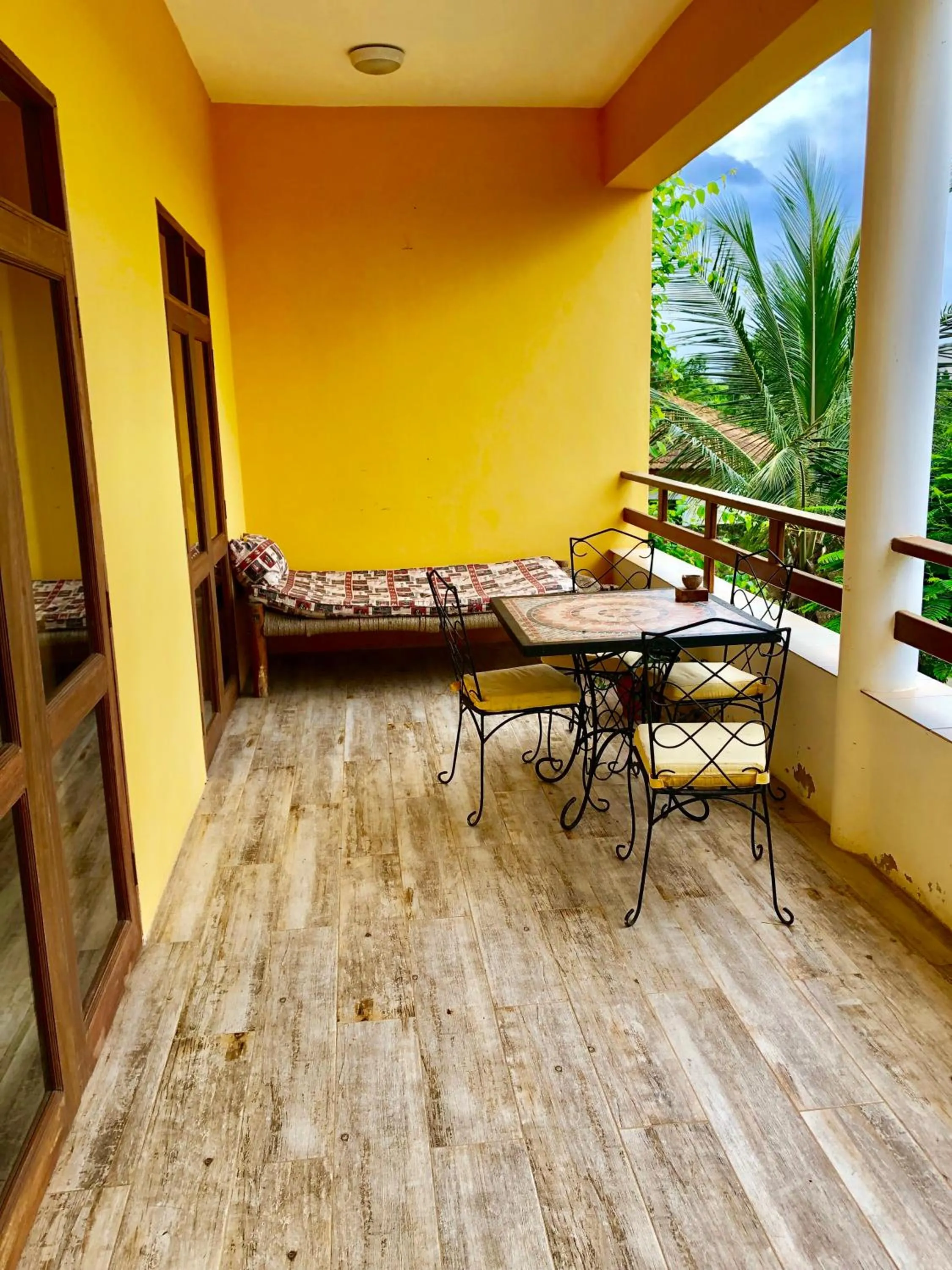 Balcony/Terrace in Flametree Beach Homes