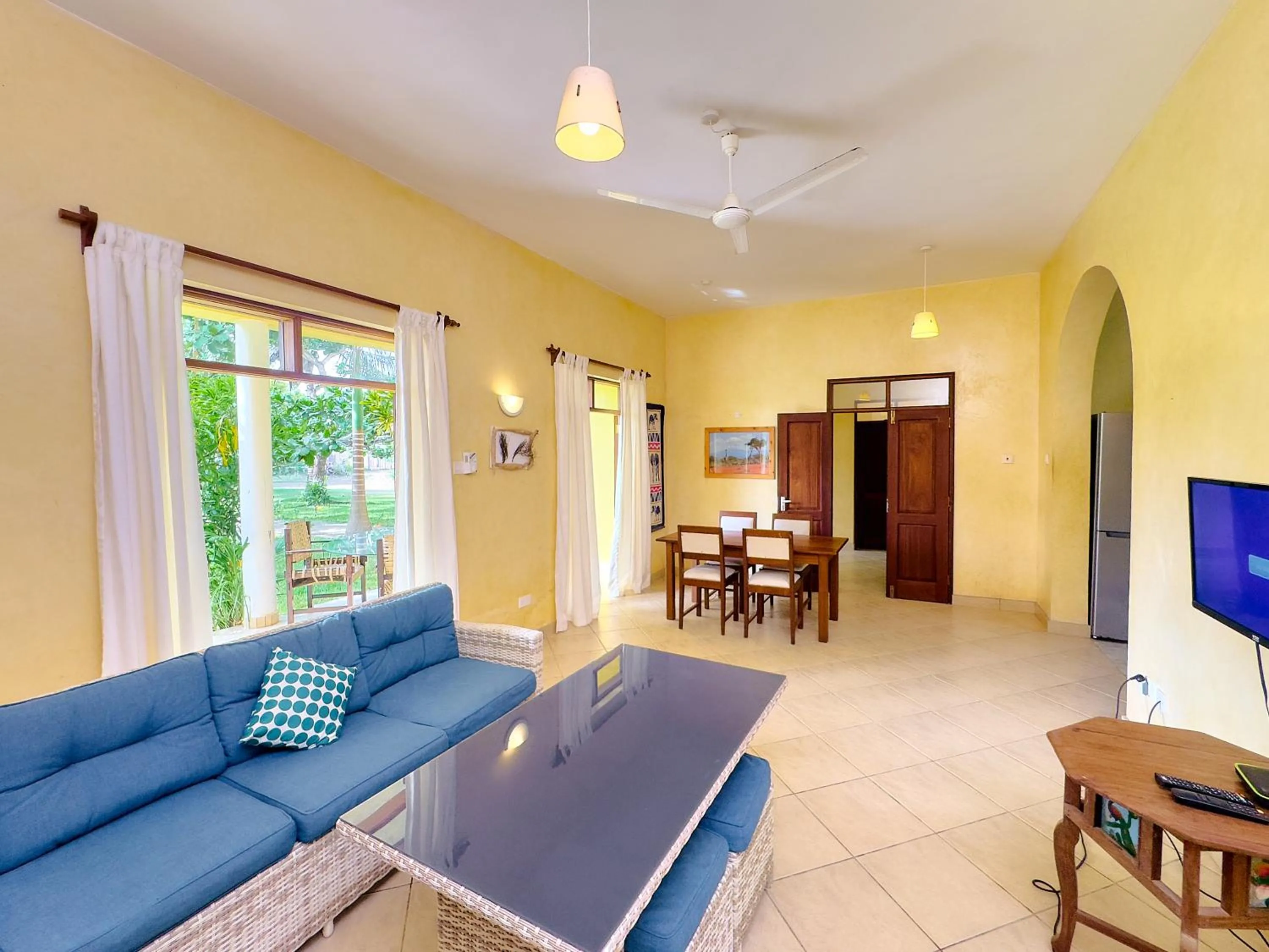 TV and multimedia in Flametree Beach Homes