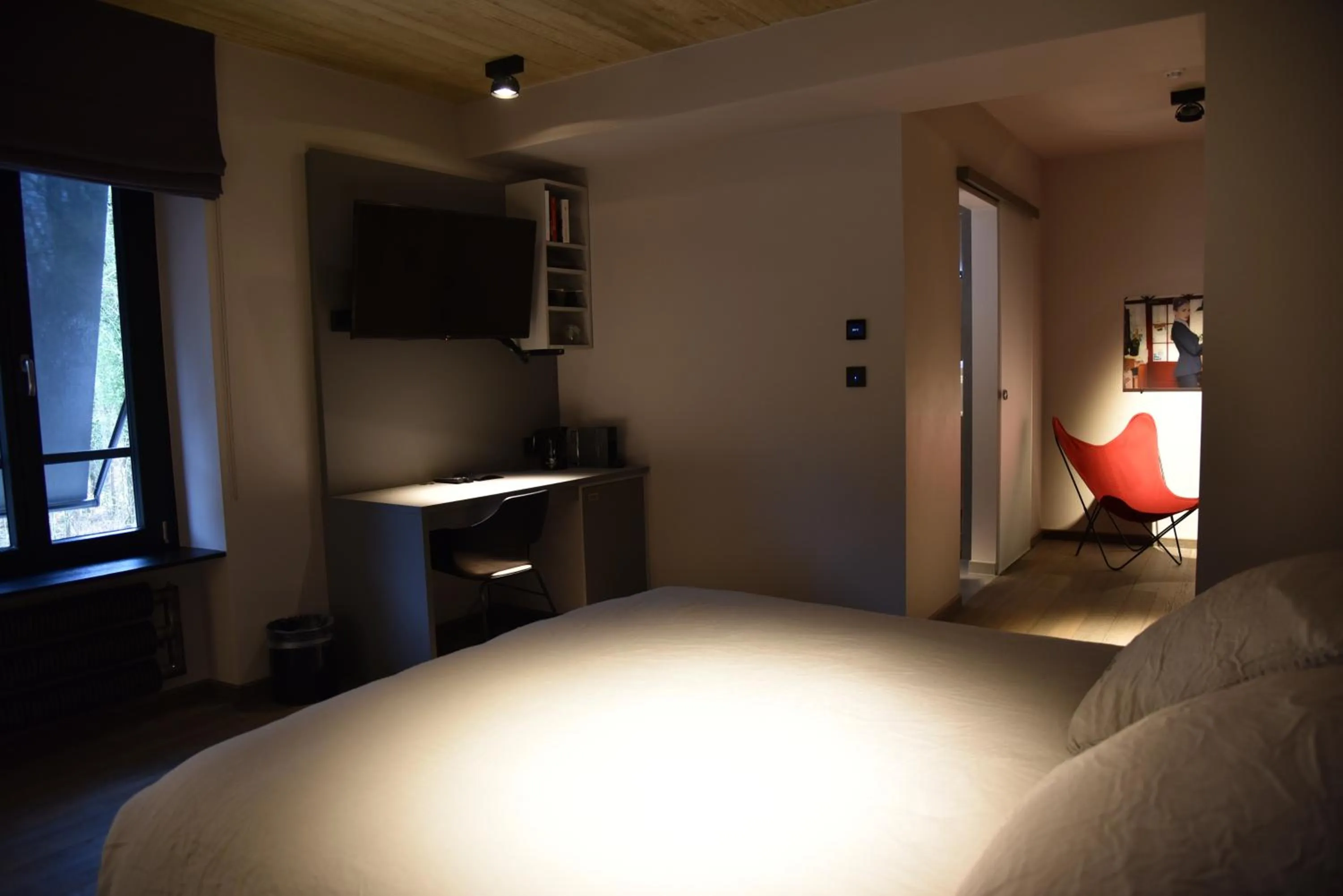 Seating area, Bed in Airfield Living - Airport