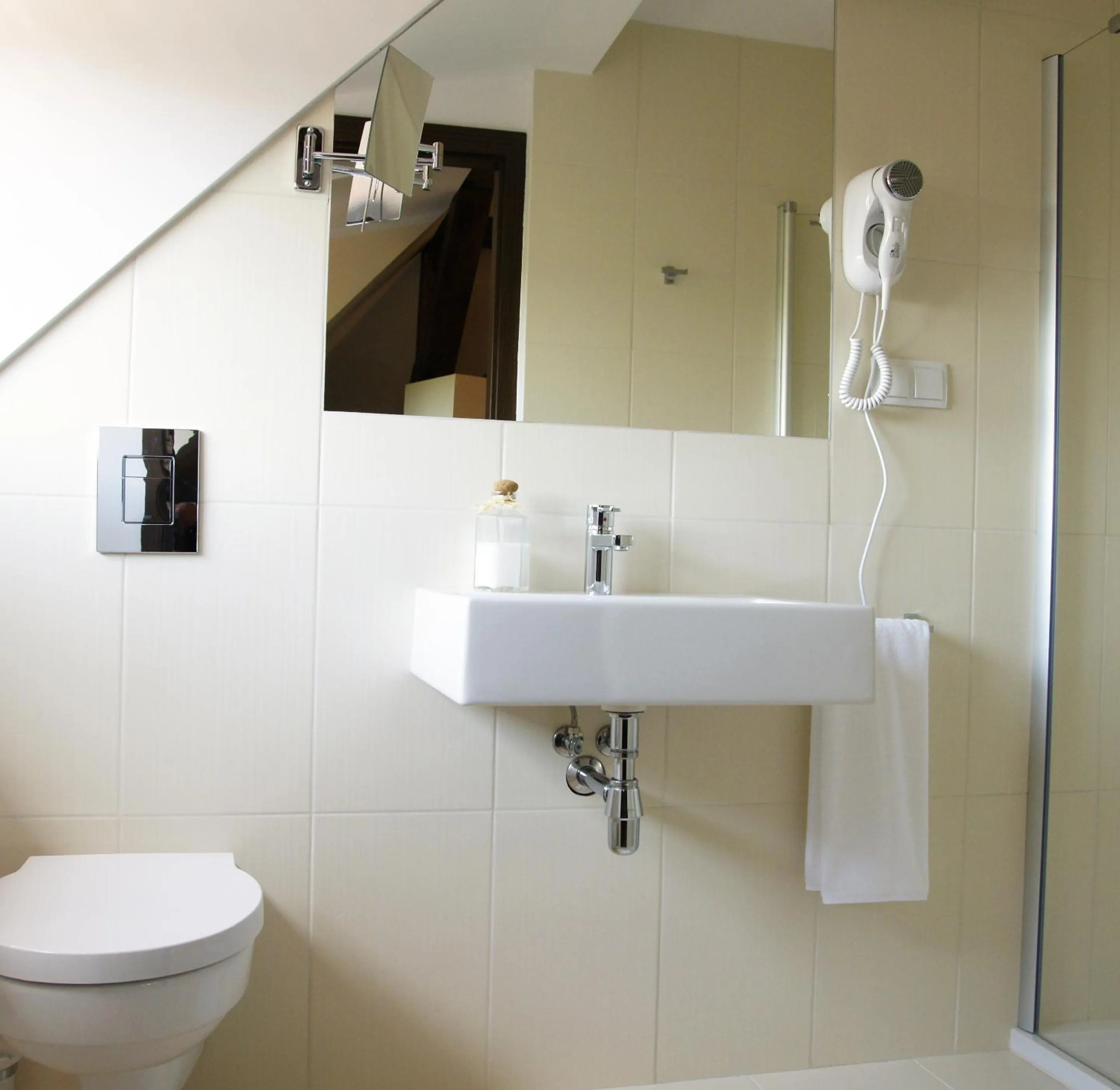 Bathroom in City Center House Elephant