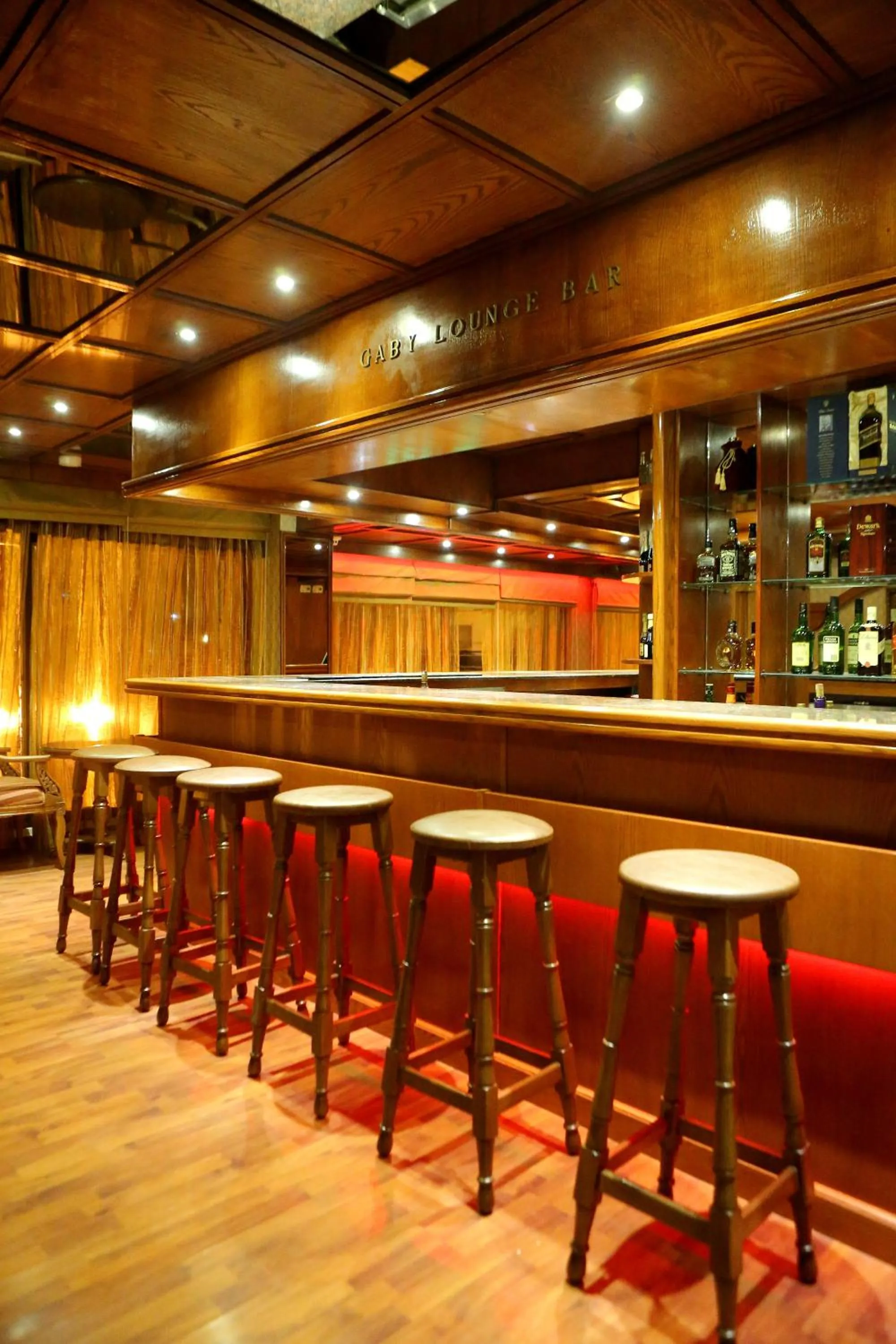 Restaurant/places to eat in Grand Gabriel