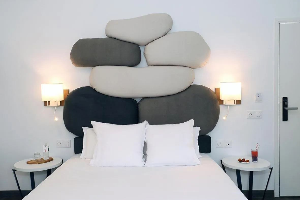 Bedroom, Bed in Le Néliö