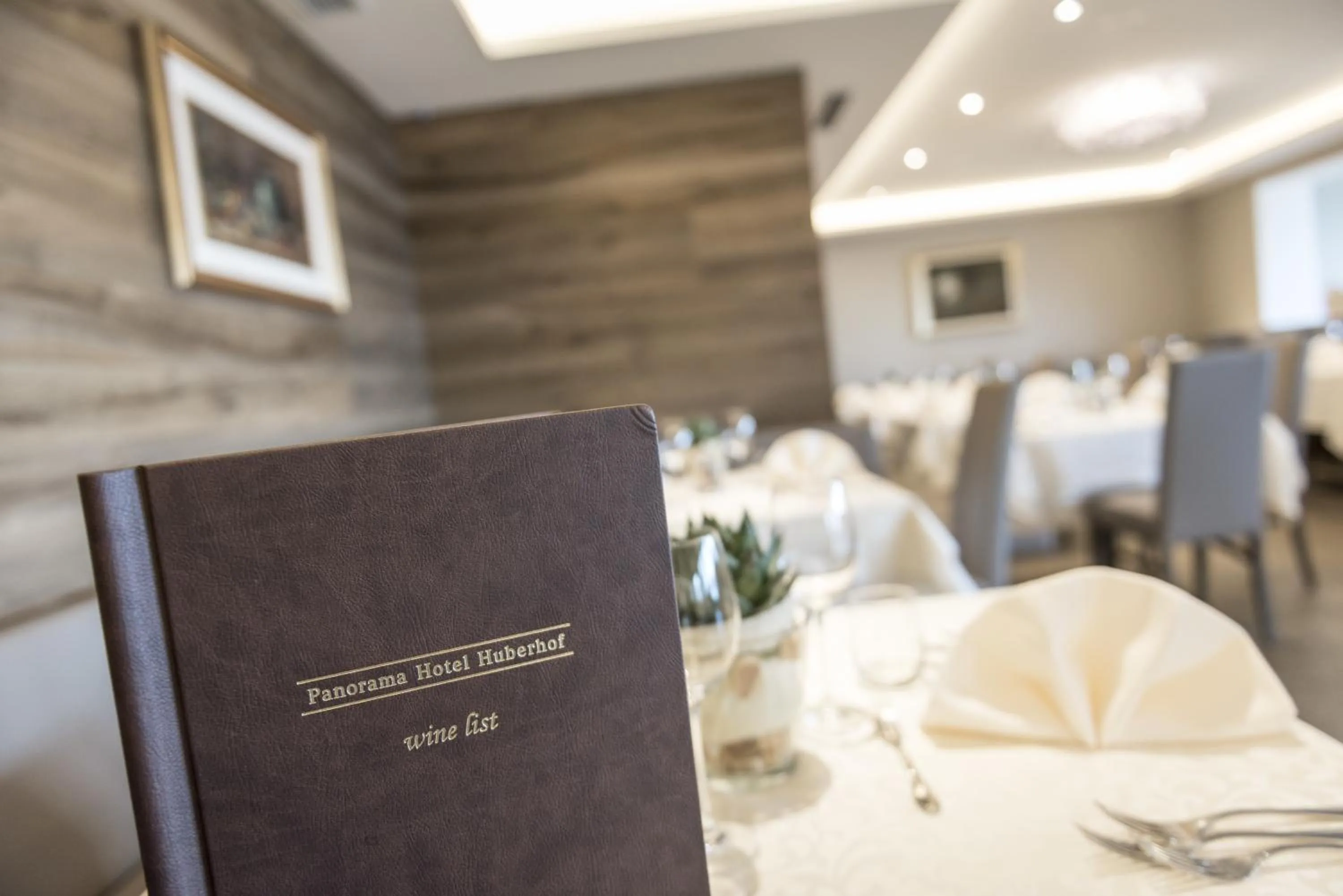 Restaurant/places to eat in Panoramahotel Huberhof