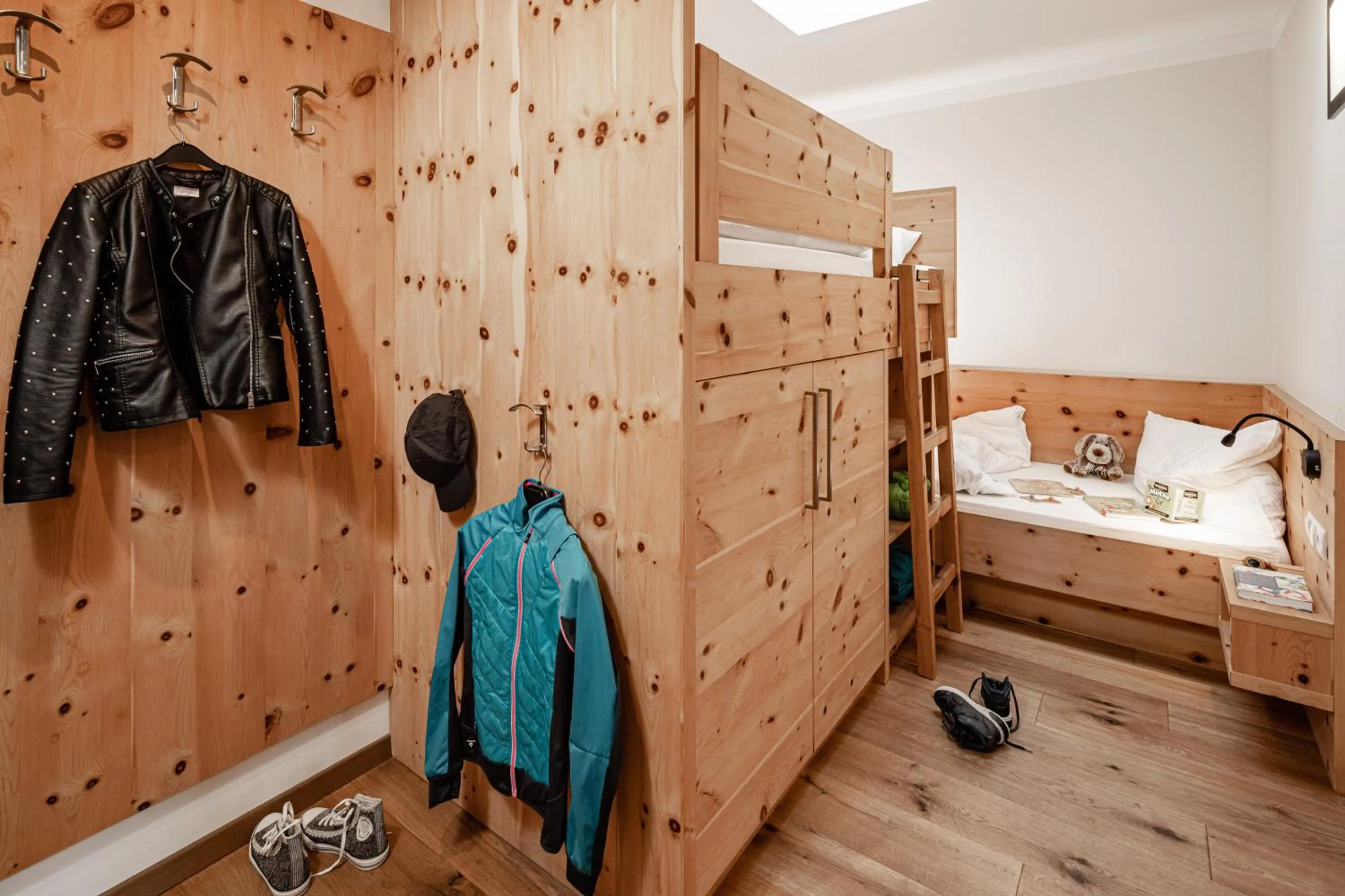 children, Bed in Panoramahotel Huberhof