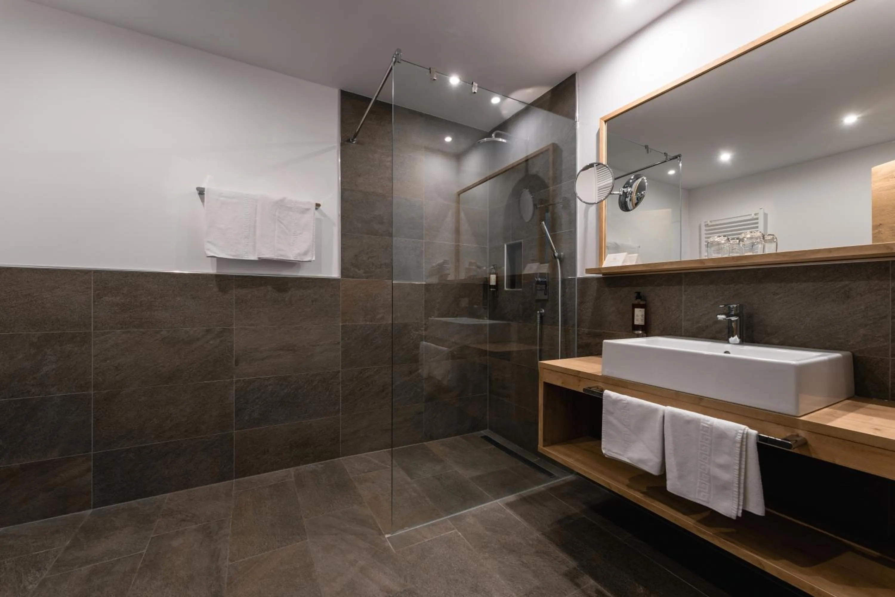 Bathroom in Panoramahotel Huberhof