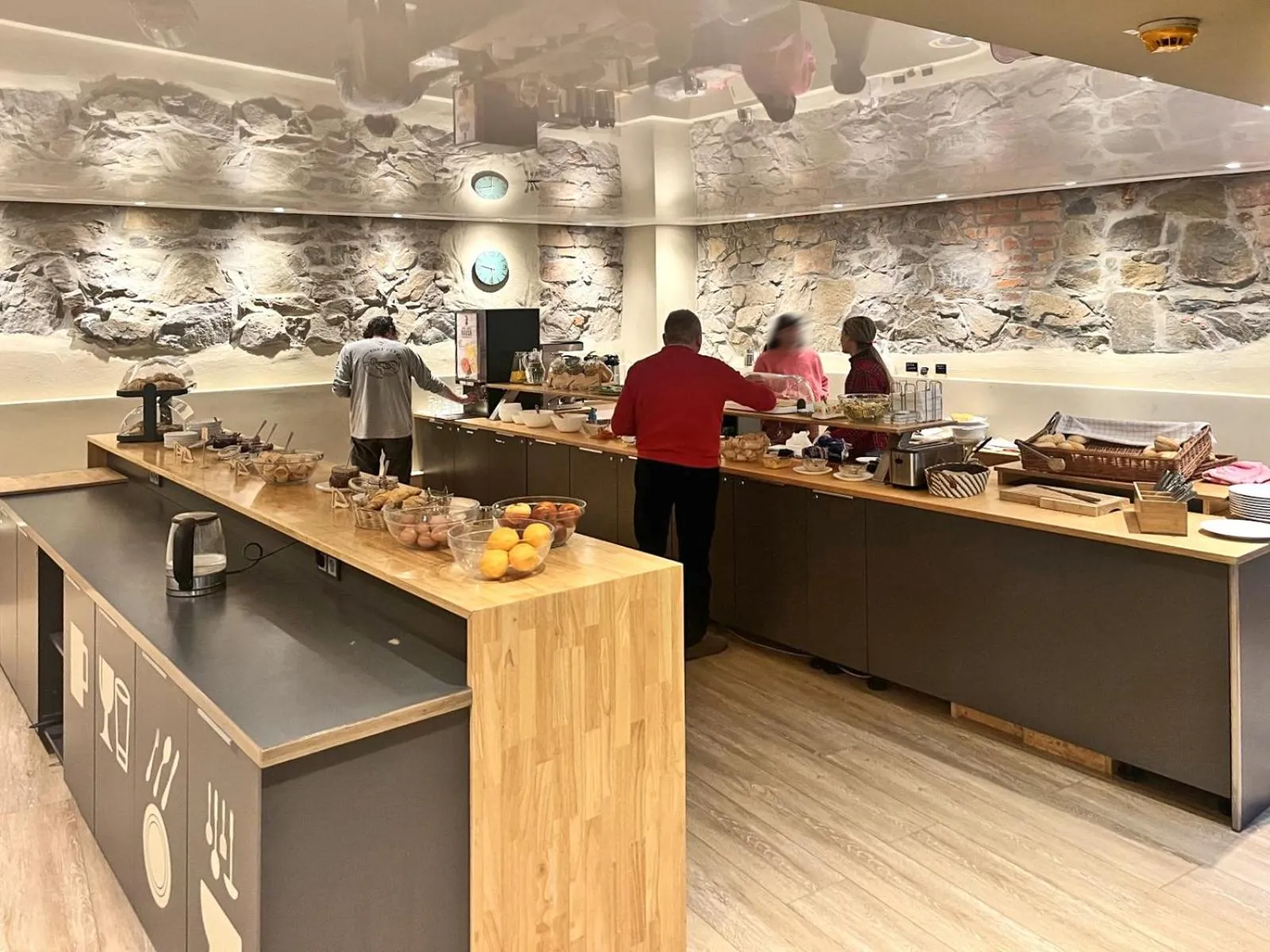 Breakfast in Five Elements Hostel Leipzig