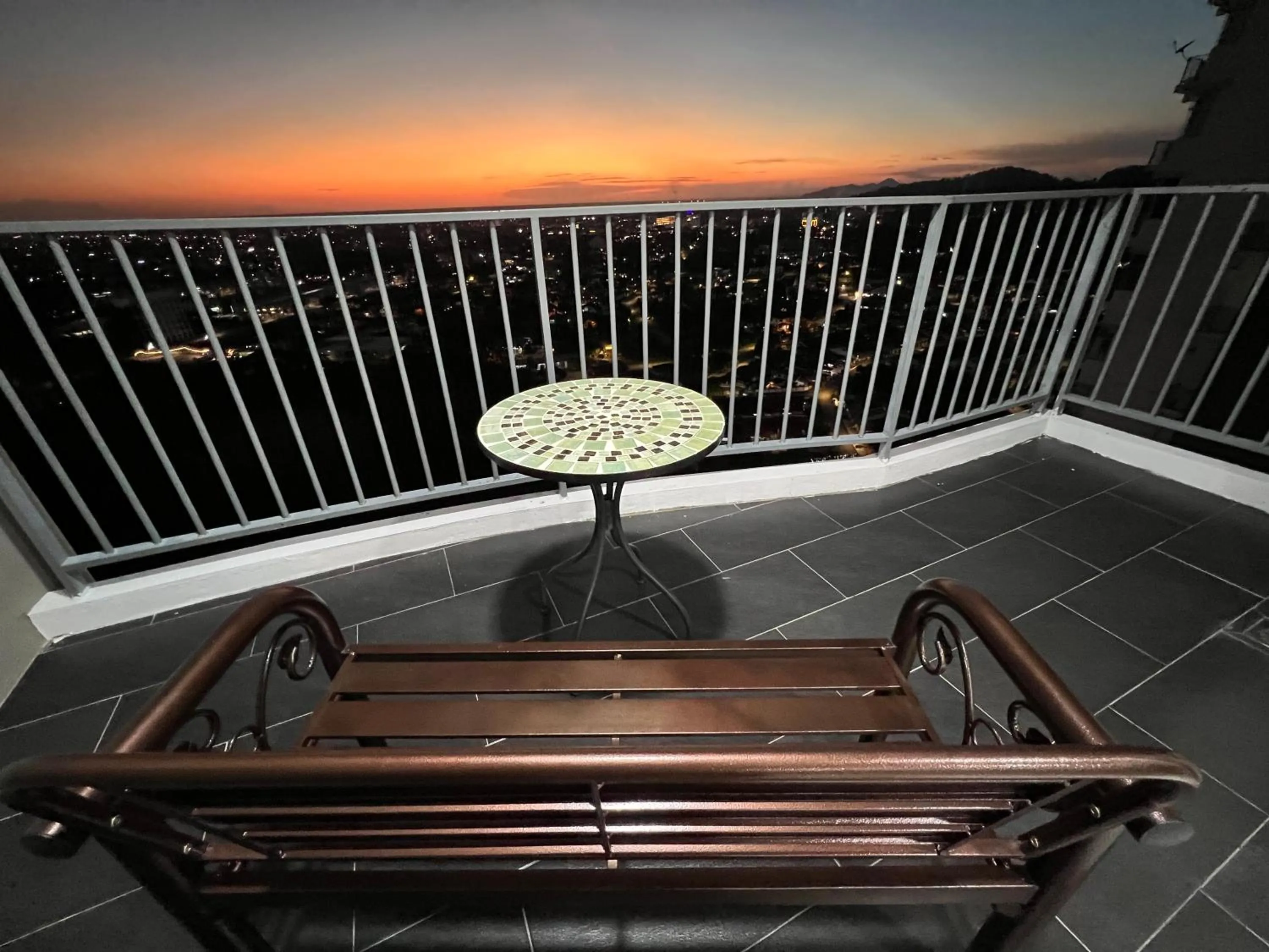 Home Away from Home in Taiping - 3R4B Family & Group Friendly!