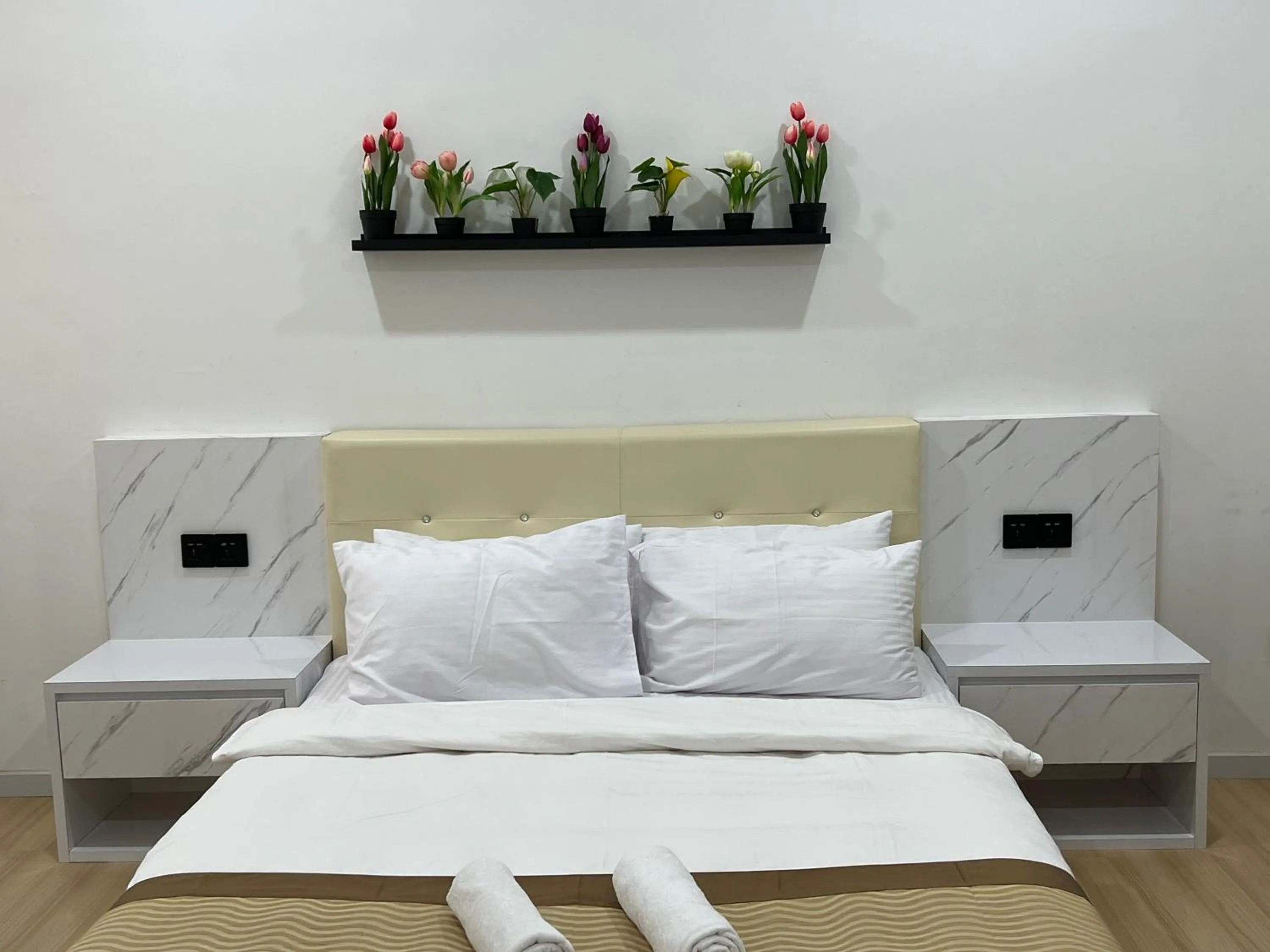 Bed in Home Away from Home in Taiping - 3R4B Family & Group Friendly!