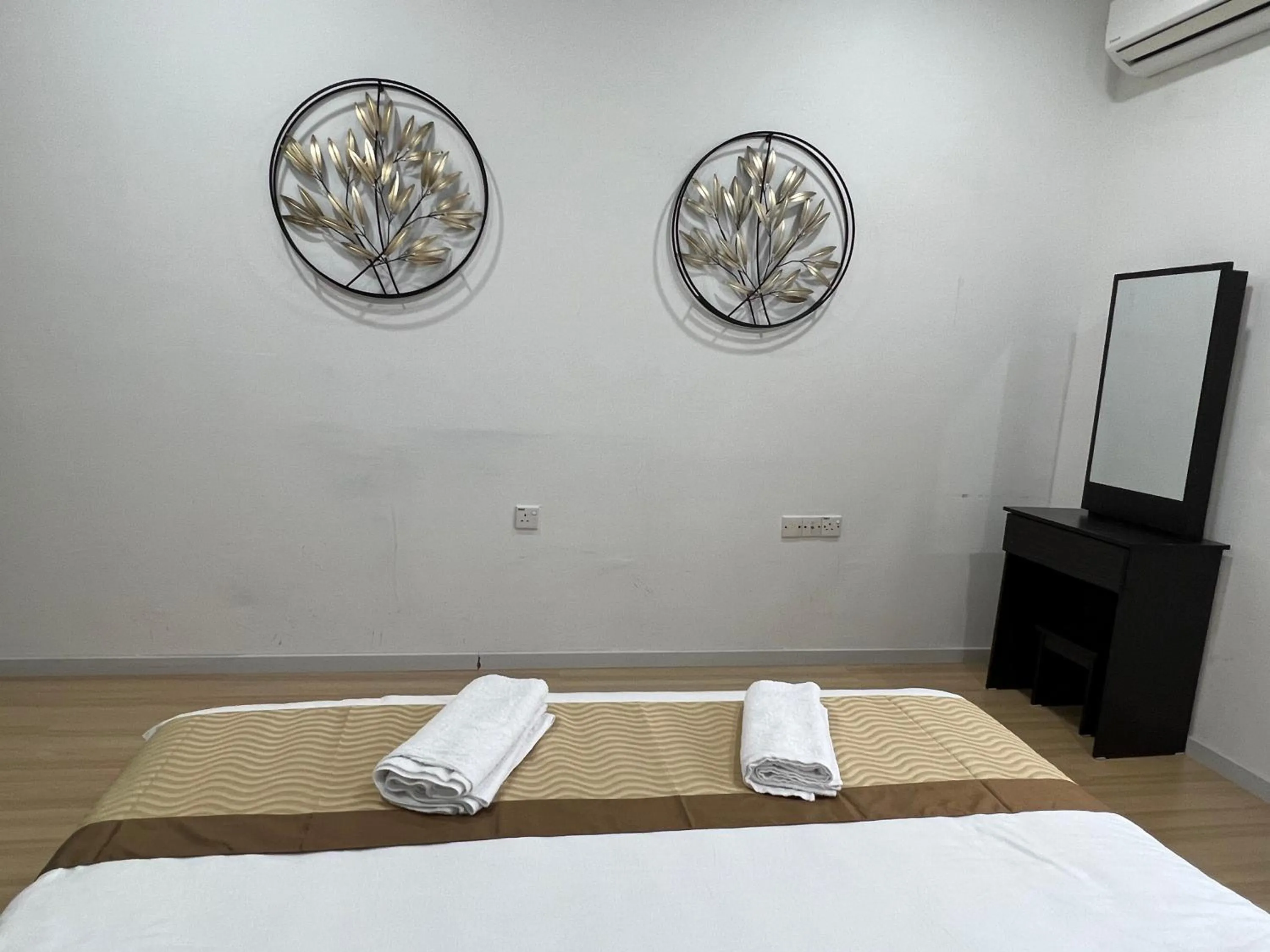 Bed in Home Away from Home in Taiping - 3R4B Family & Group Friendly!