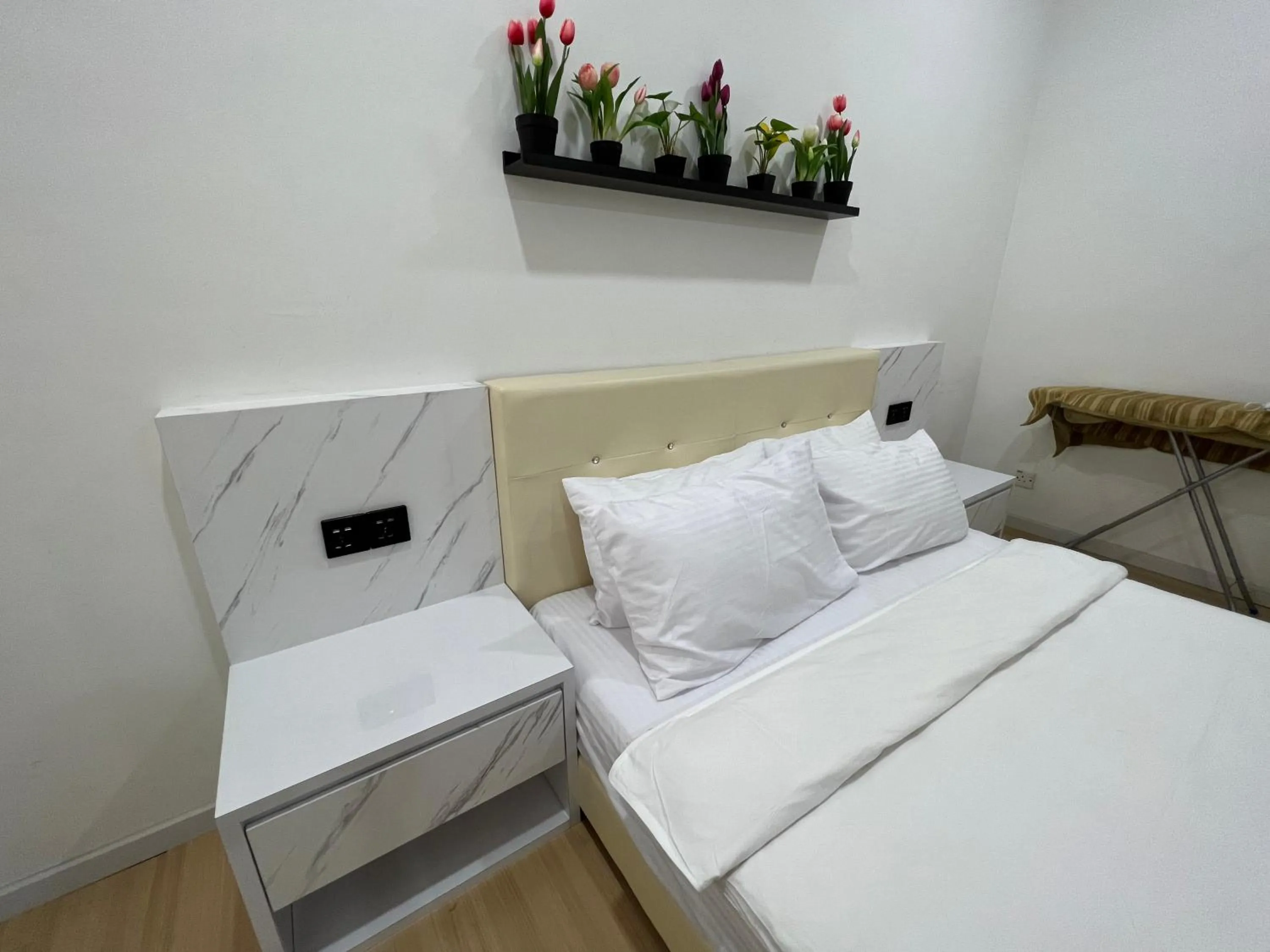 Bed in Home Away from Home in Taiping - 3R4B Family & Group Friendly!