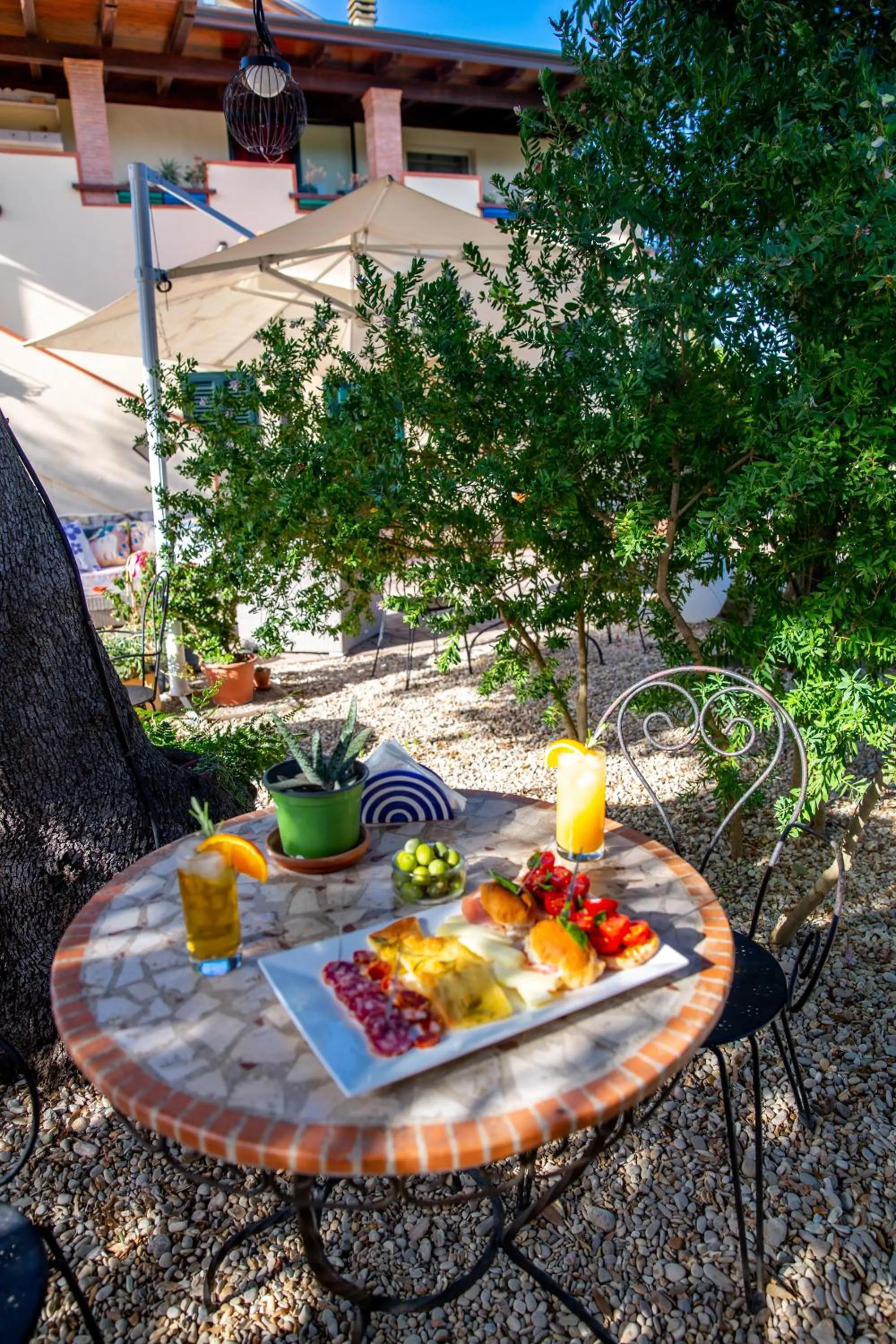 Garden in I Lecci Guesthouse