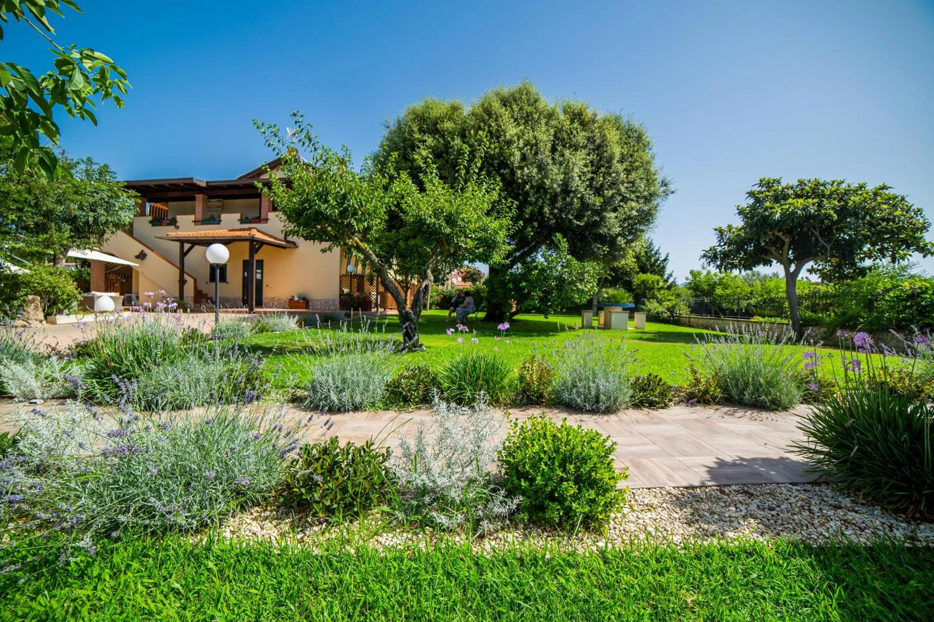 Garden in I Lecci Guesthouse