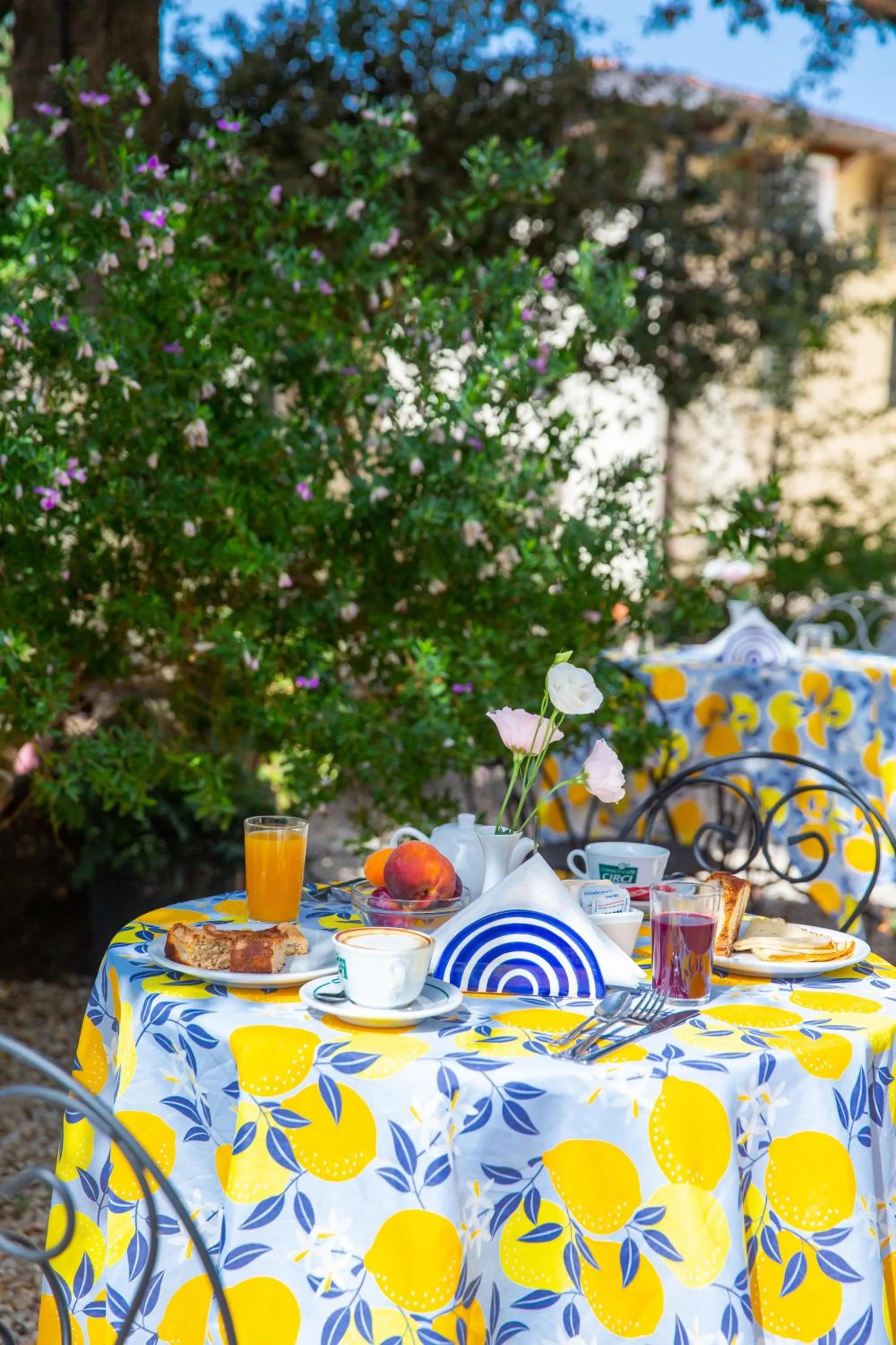 Garden in I Lecci Guesthouse