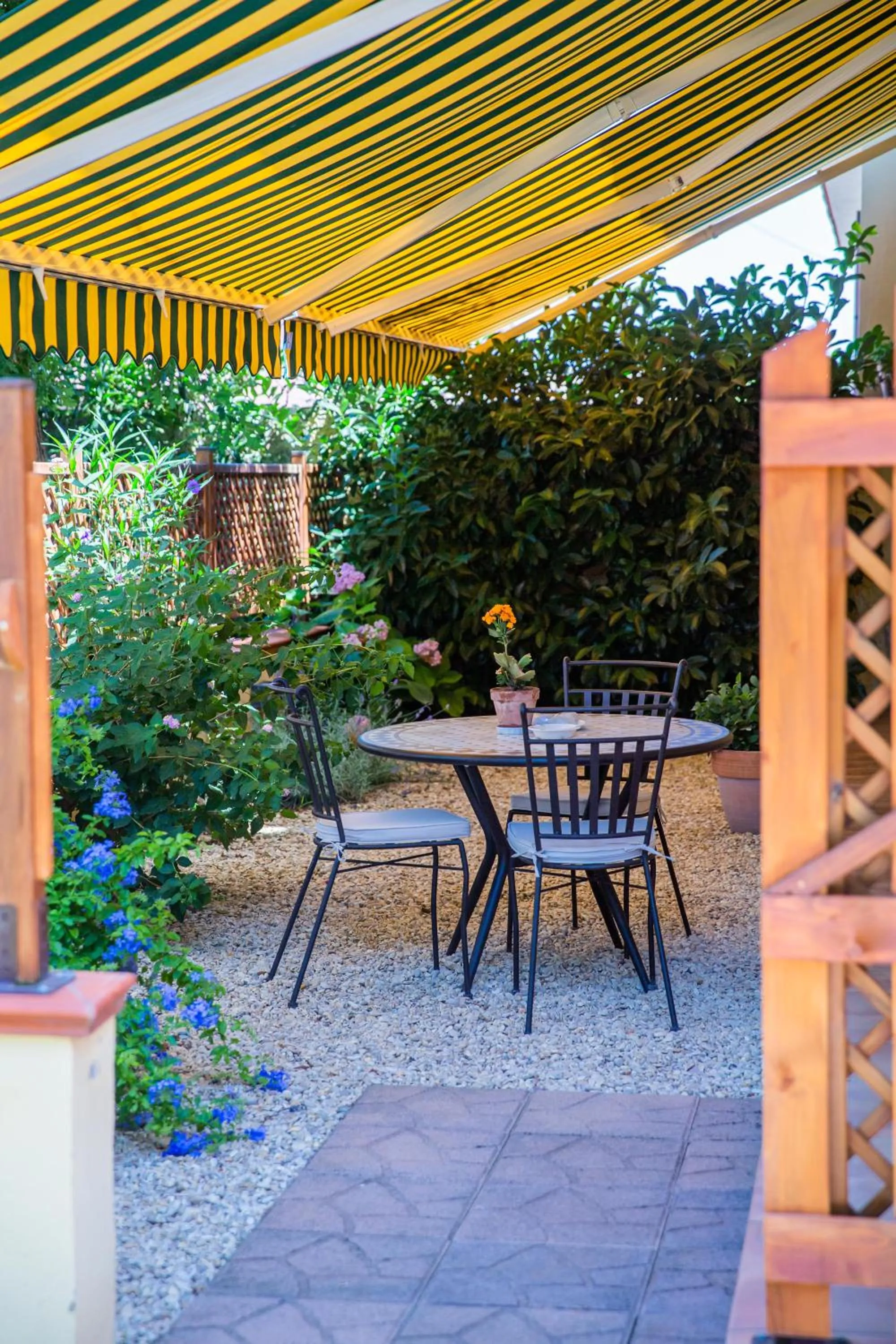 Patio in I Lecci Guesthouse
