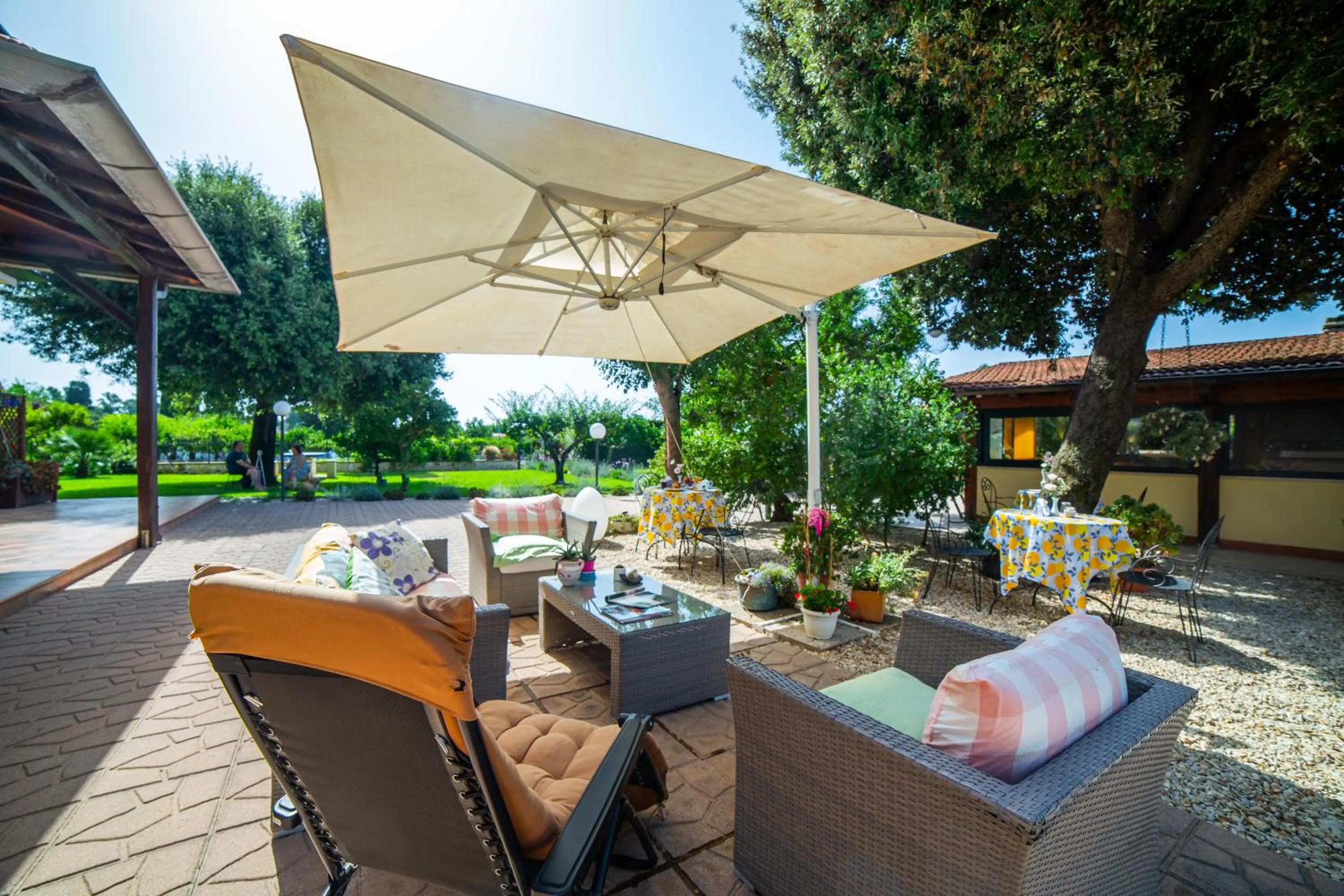 Spring in I Lecci Guesthouse