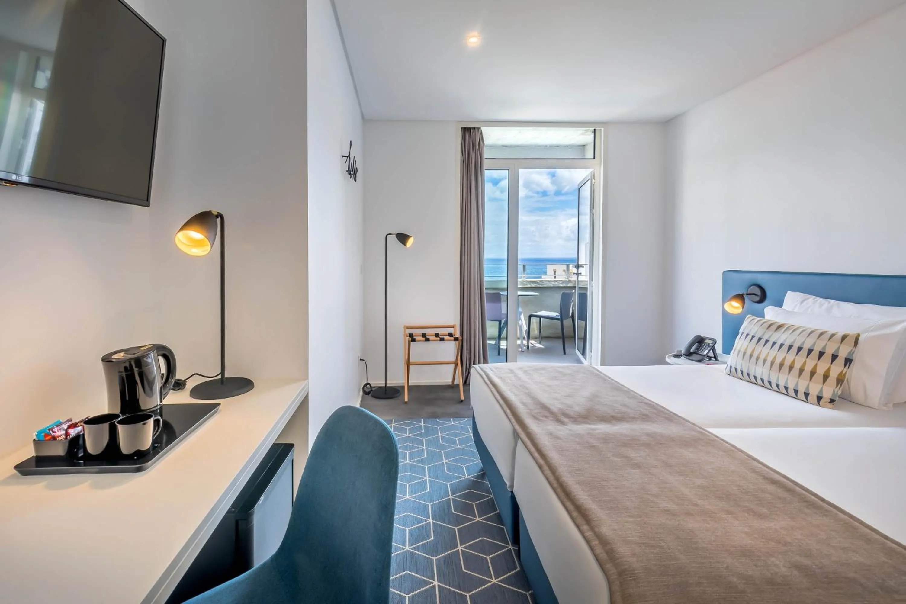 Photo of the whole room, Bed in Allegro Madeira - Adults Only