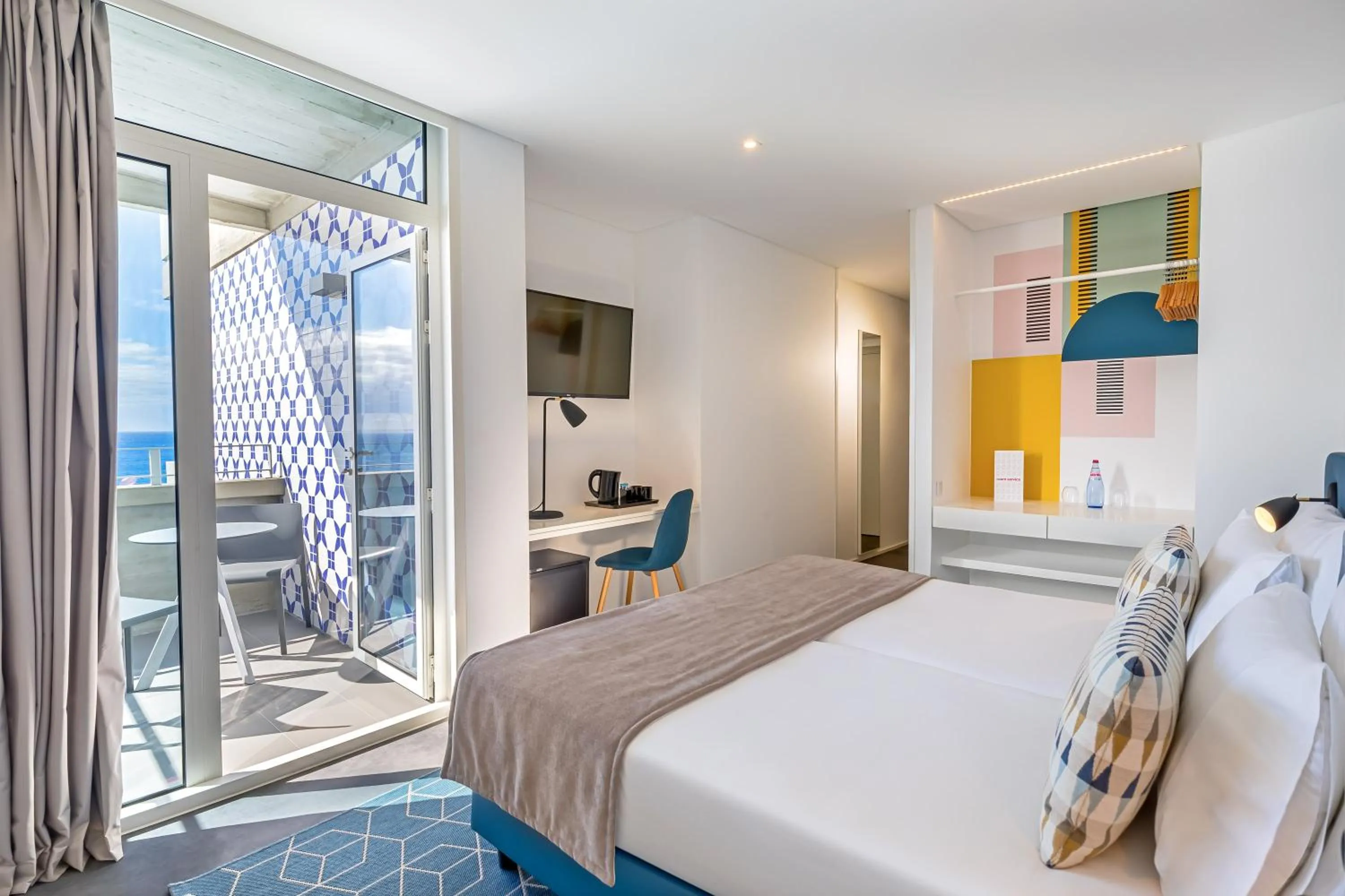 Photo of the whole room, Bed in Allegro Madeira - Adults Only