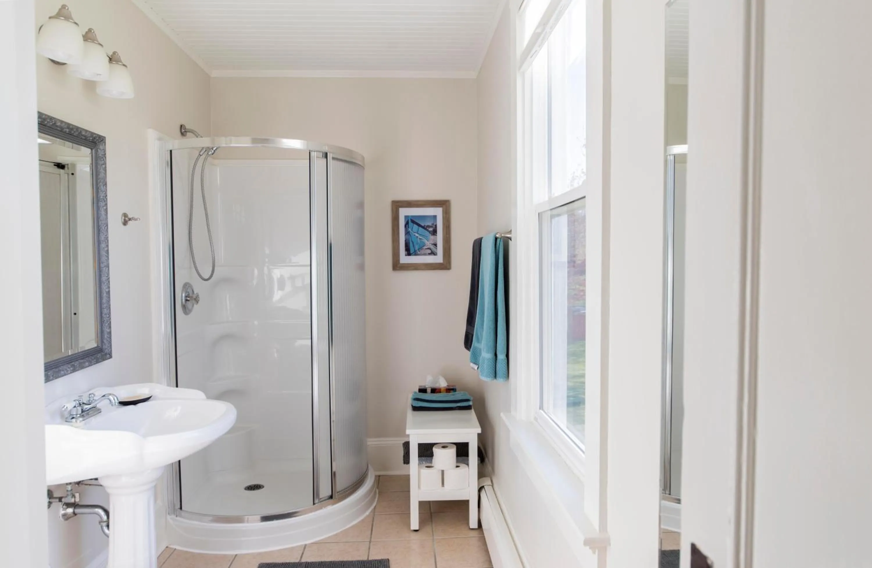 Shower in River Ridge Lodge