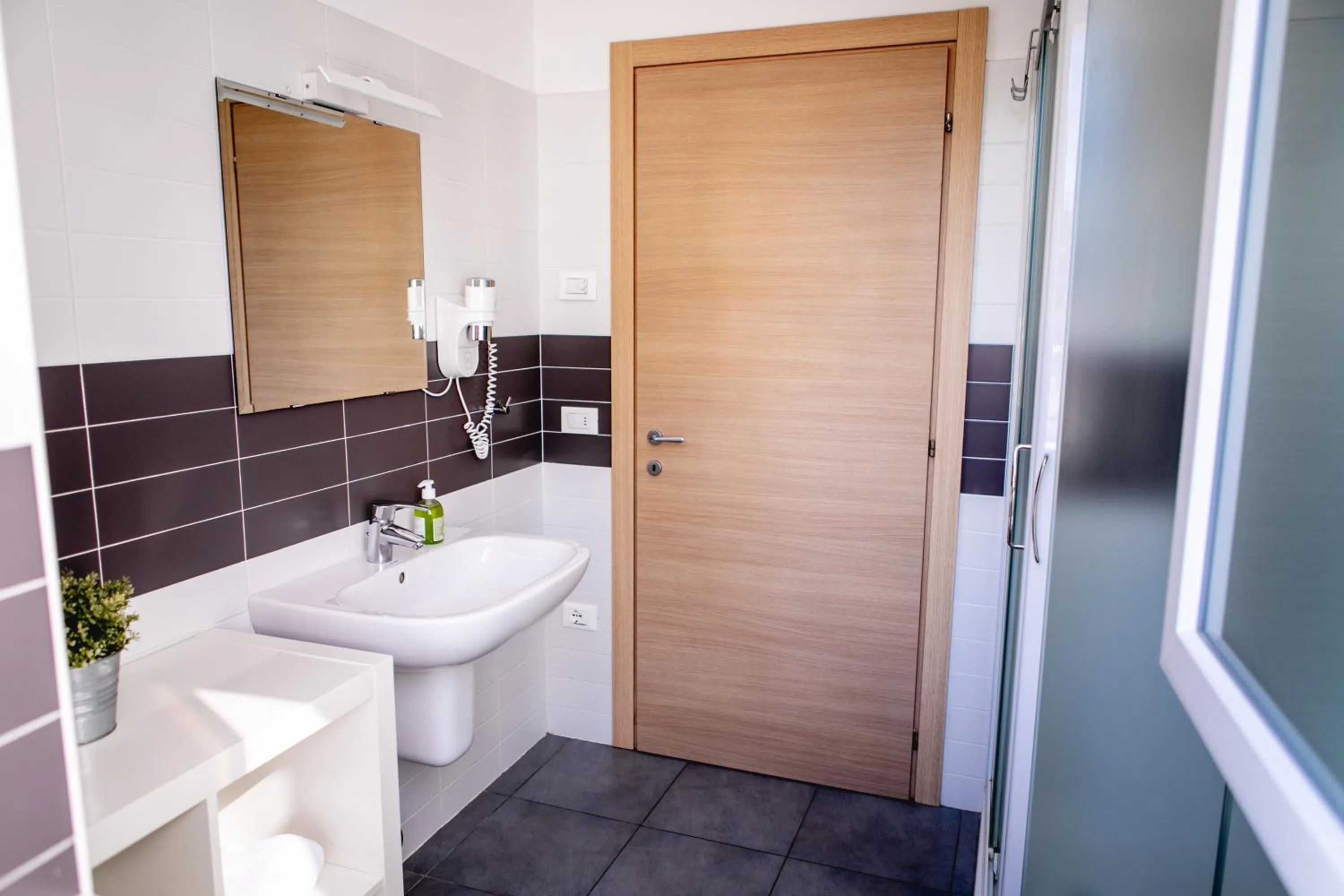 Shower in AB&C Arco Bed And Camping