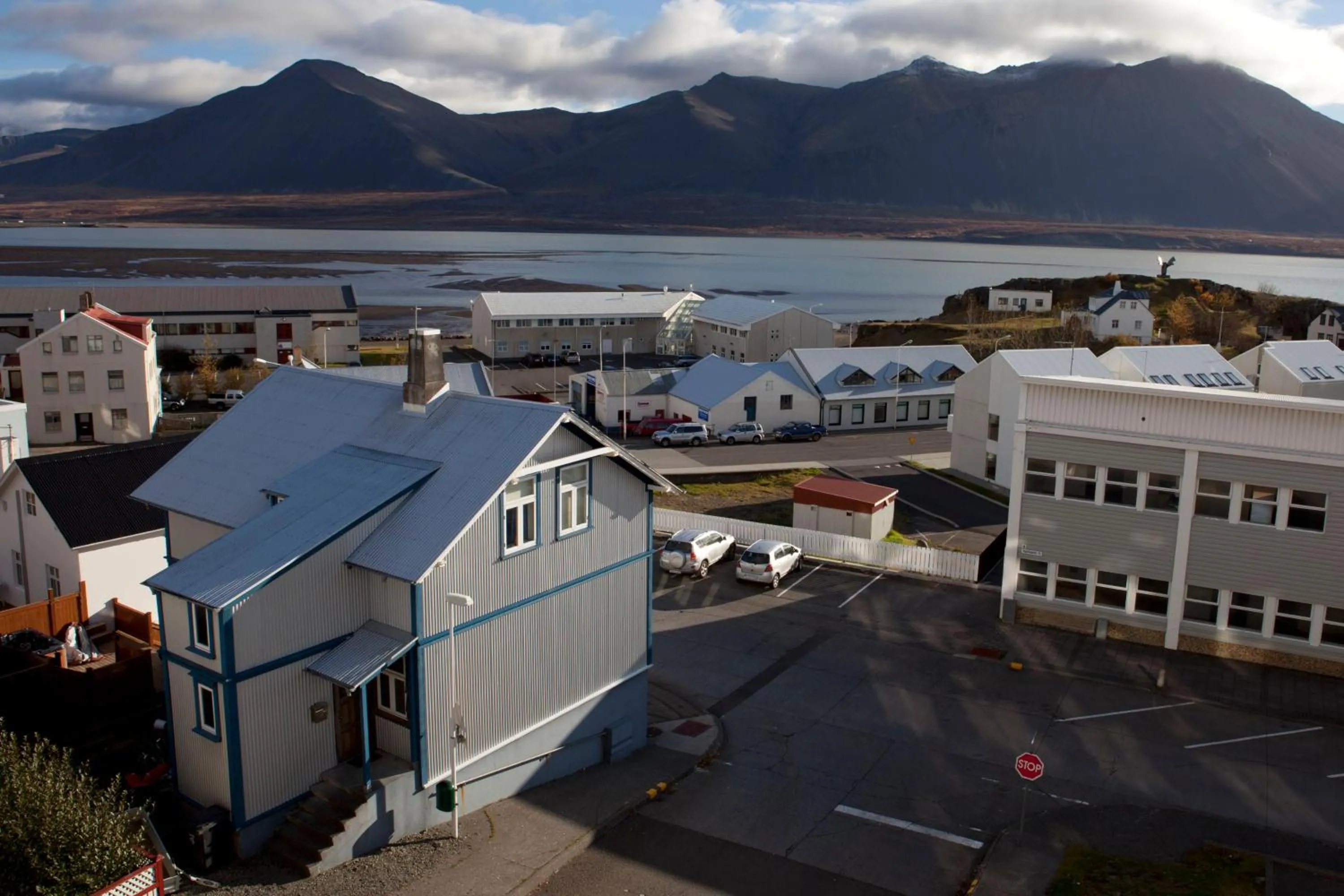 Mountain view in Hótel Borgarnes