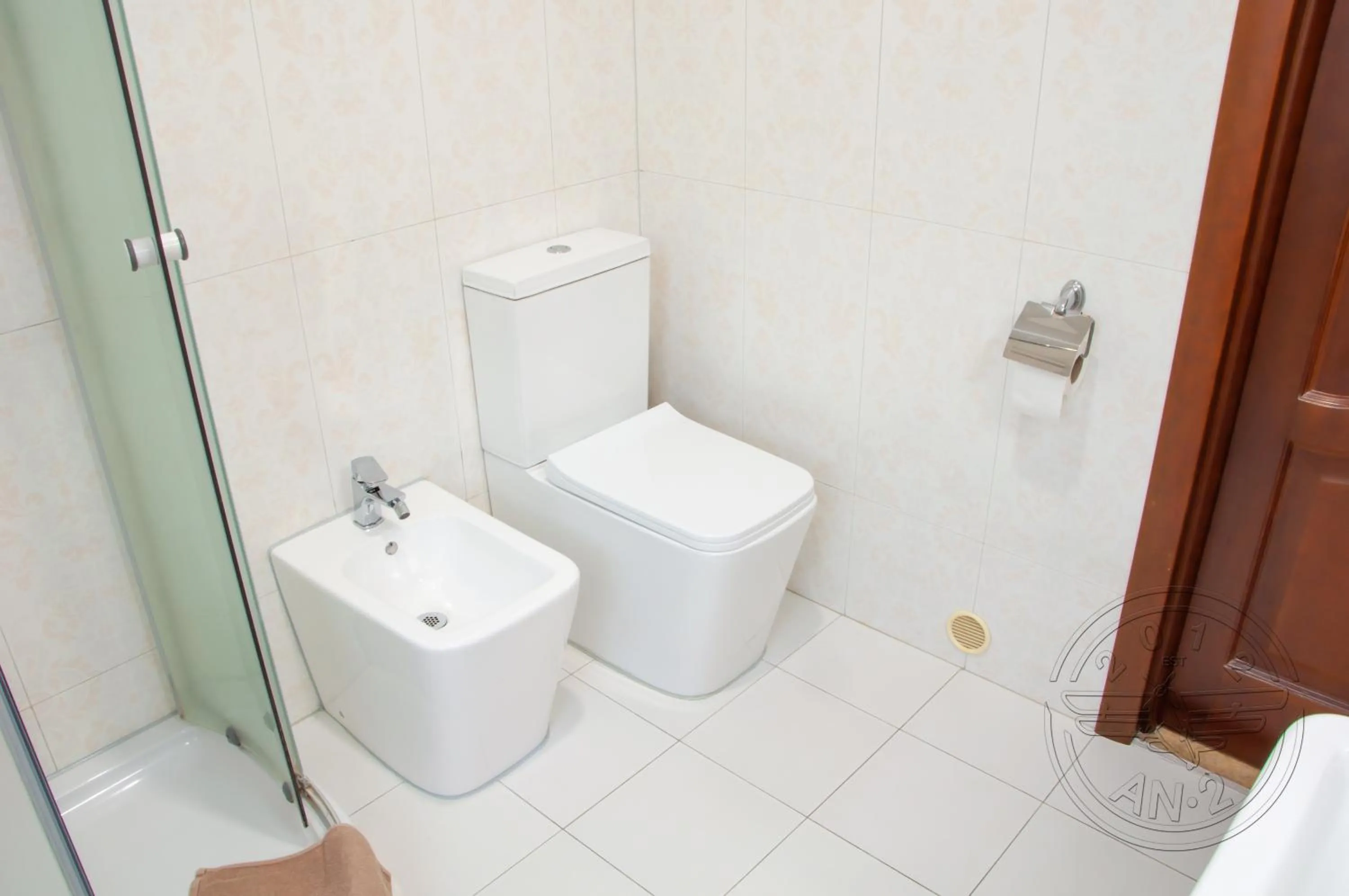 Shower in Antwo-Hotel