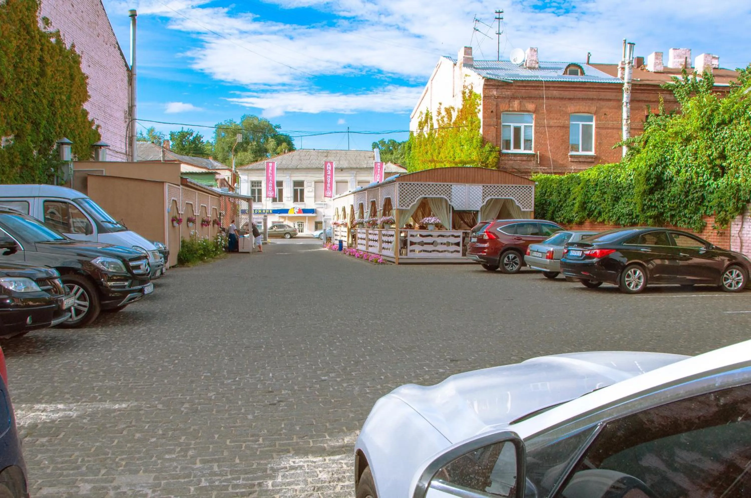 Property building in Antwo-Hotel