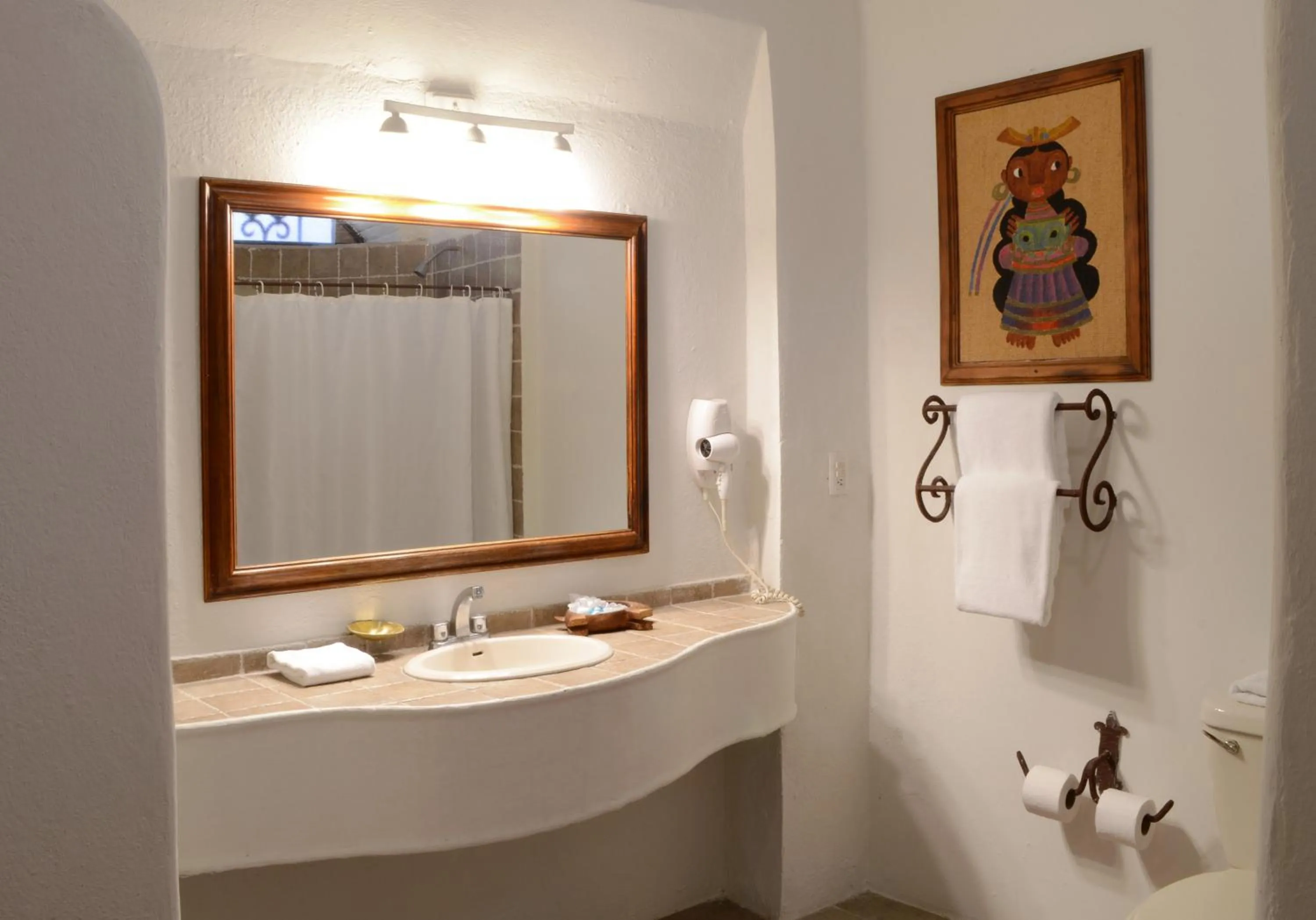 Bathroom in Hotel los Arcos