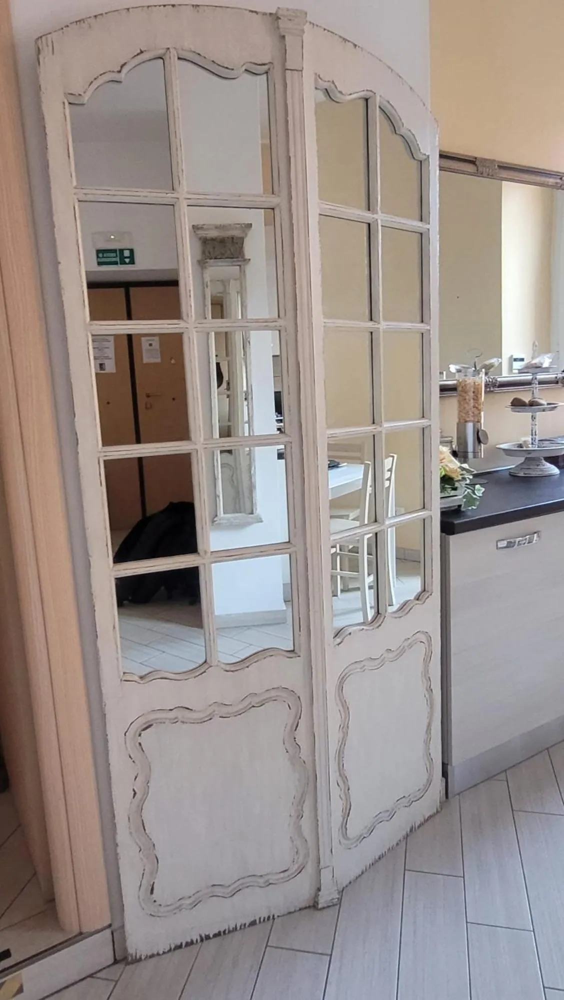 Decorative detail in Rome Central Rooms