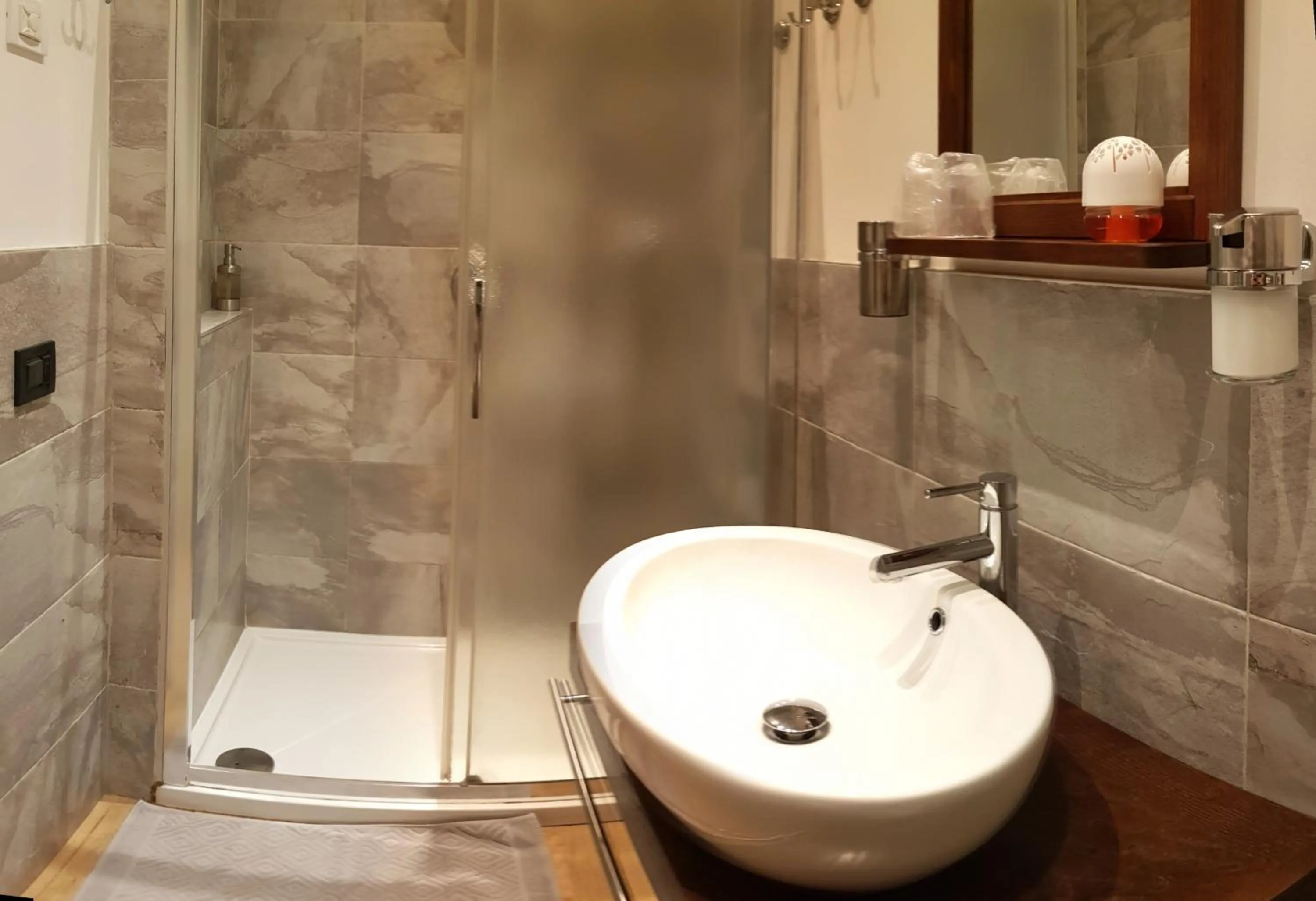 Shower in B&B Fine Venice