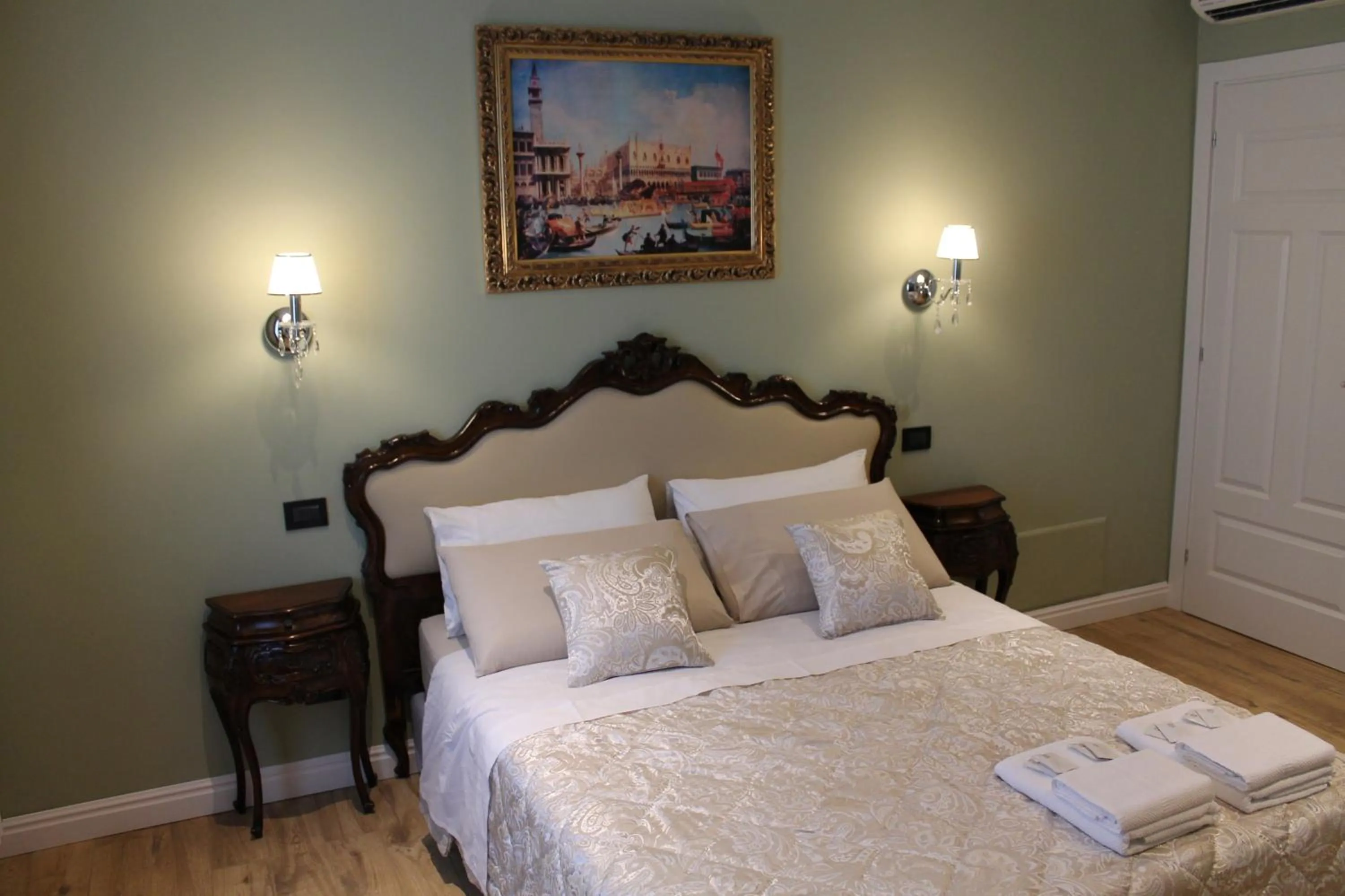 Photo of the whole room, Bed in B&B Fine Venice