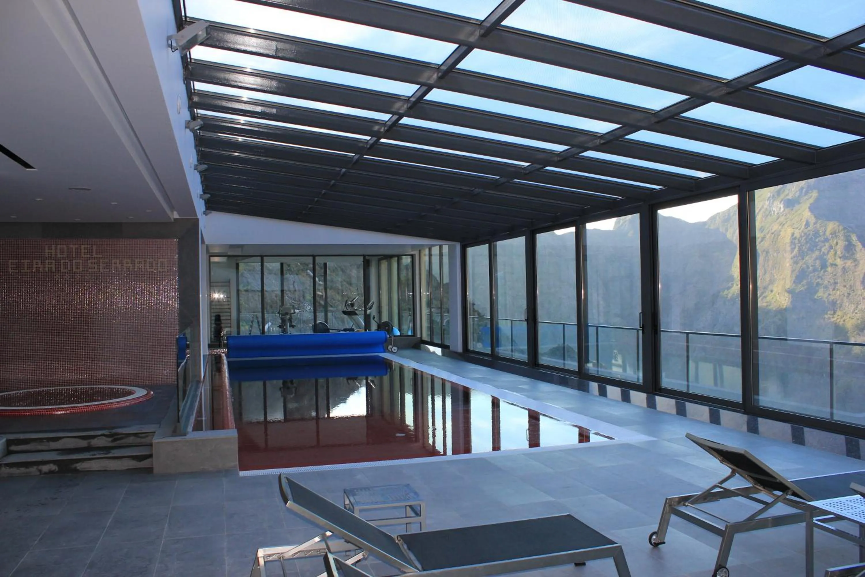 Swimming pool in Eira do Serrado - Hotel & Spa