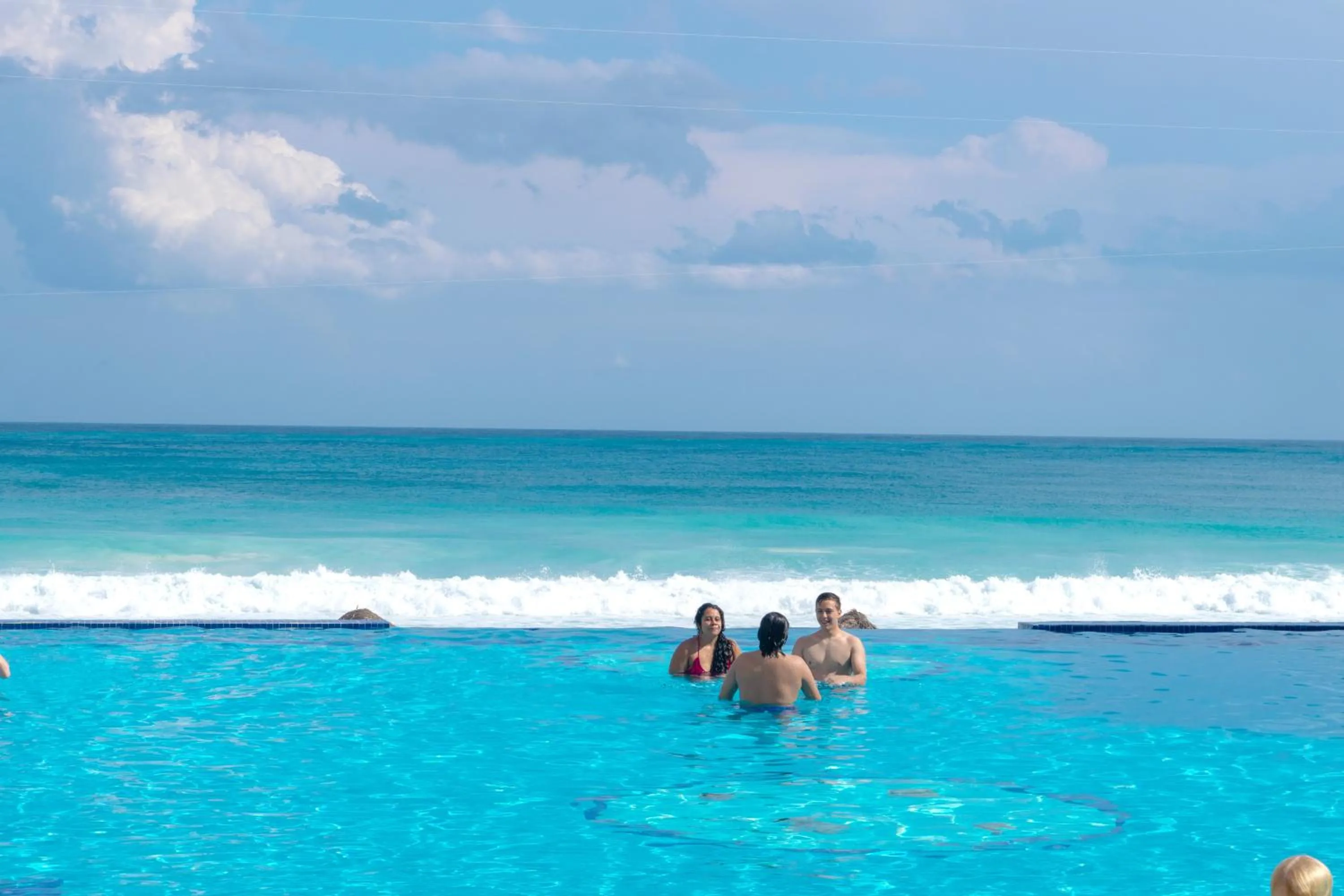 Swimming pool in BSEA Cancun Plaza Hotel