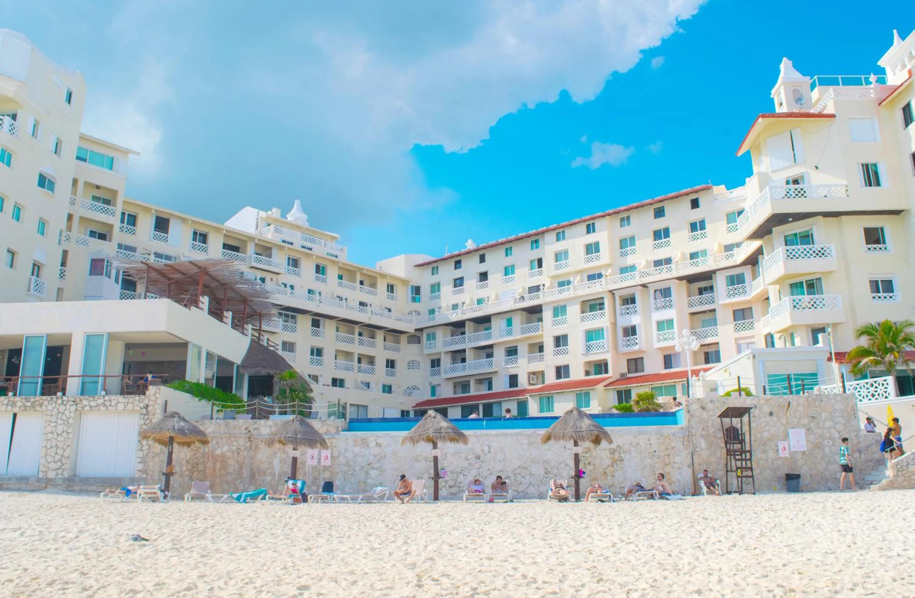 Property building in BSEA Cancun Plaza Hotel