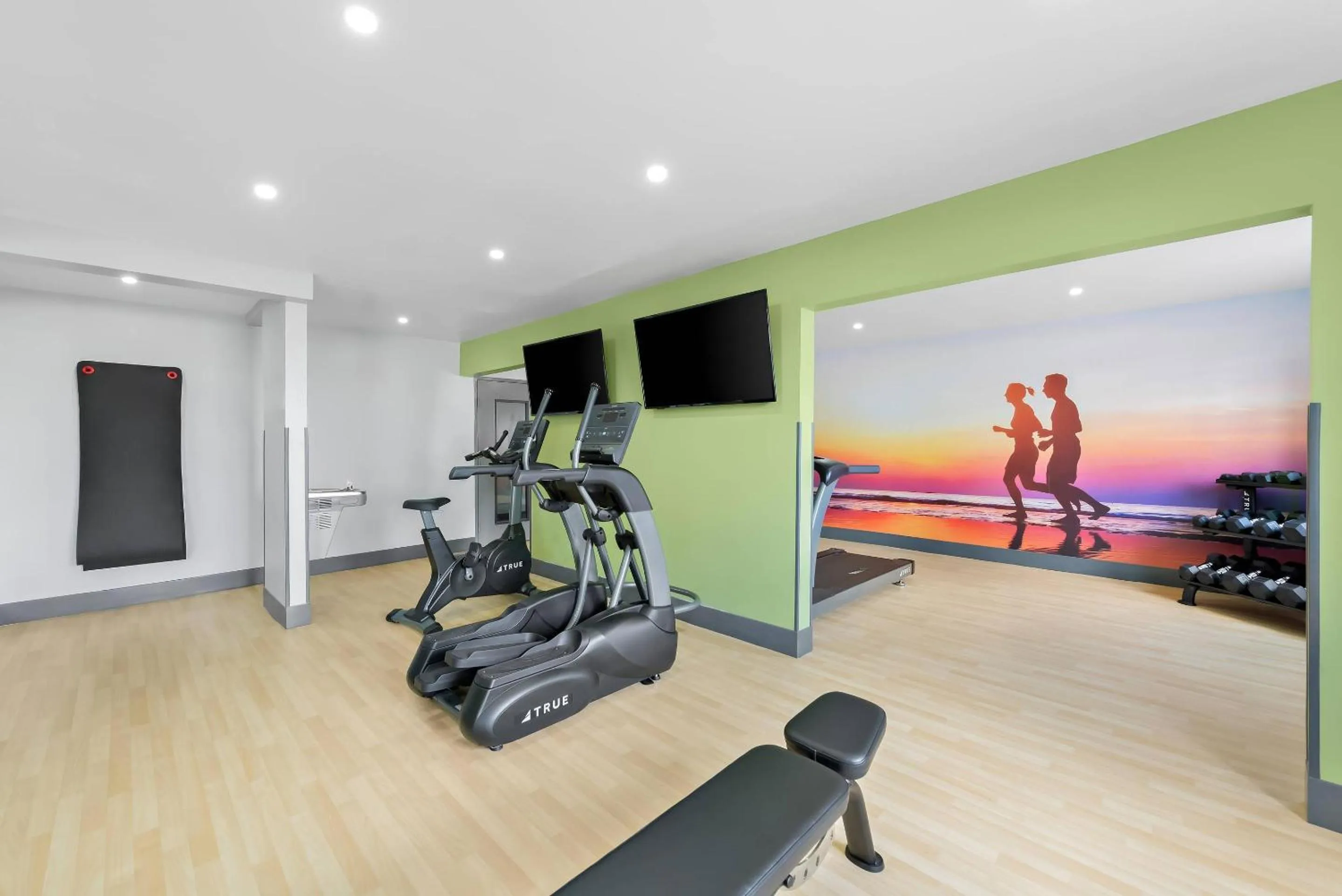 Fitness centre/facilities in Clarion Pointe