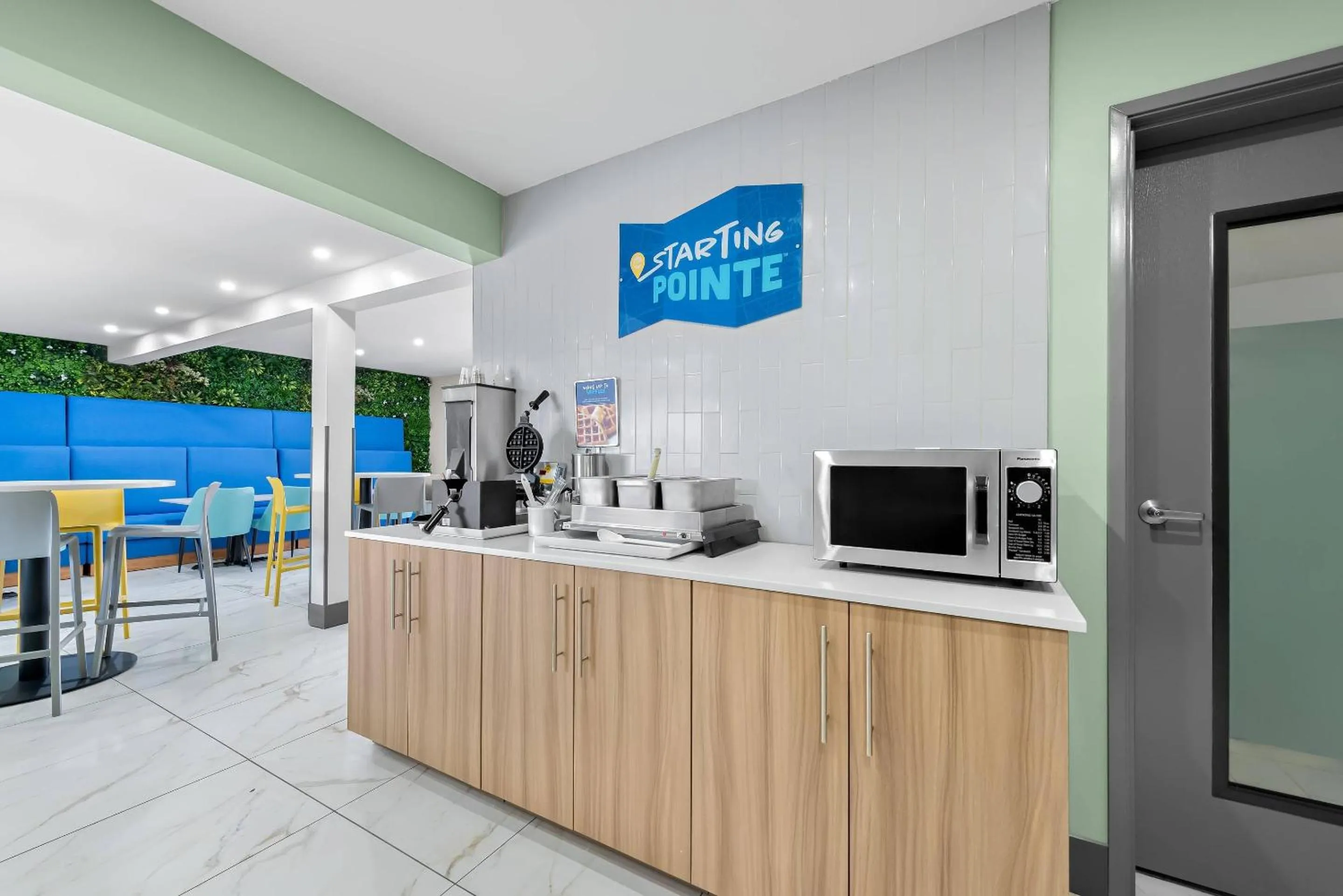 Breakfast in Clarion Pointe