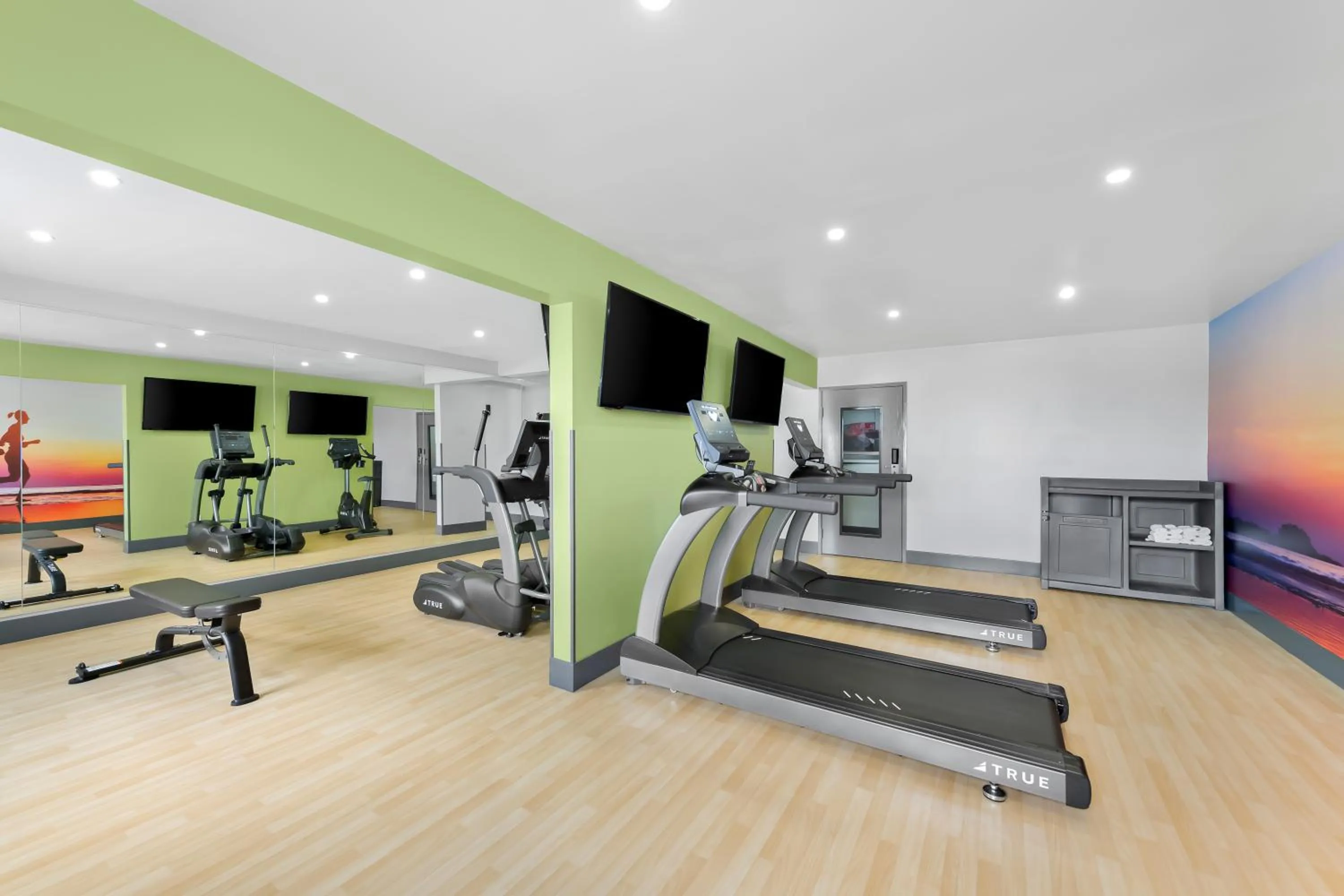 Fitness centre/facilities in Clarion Pointe