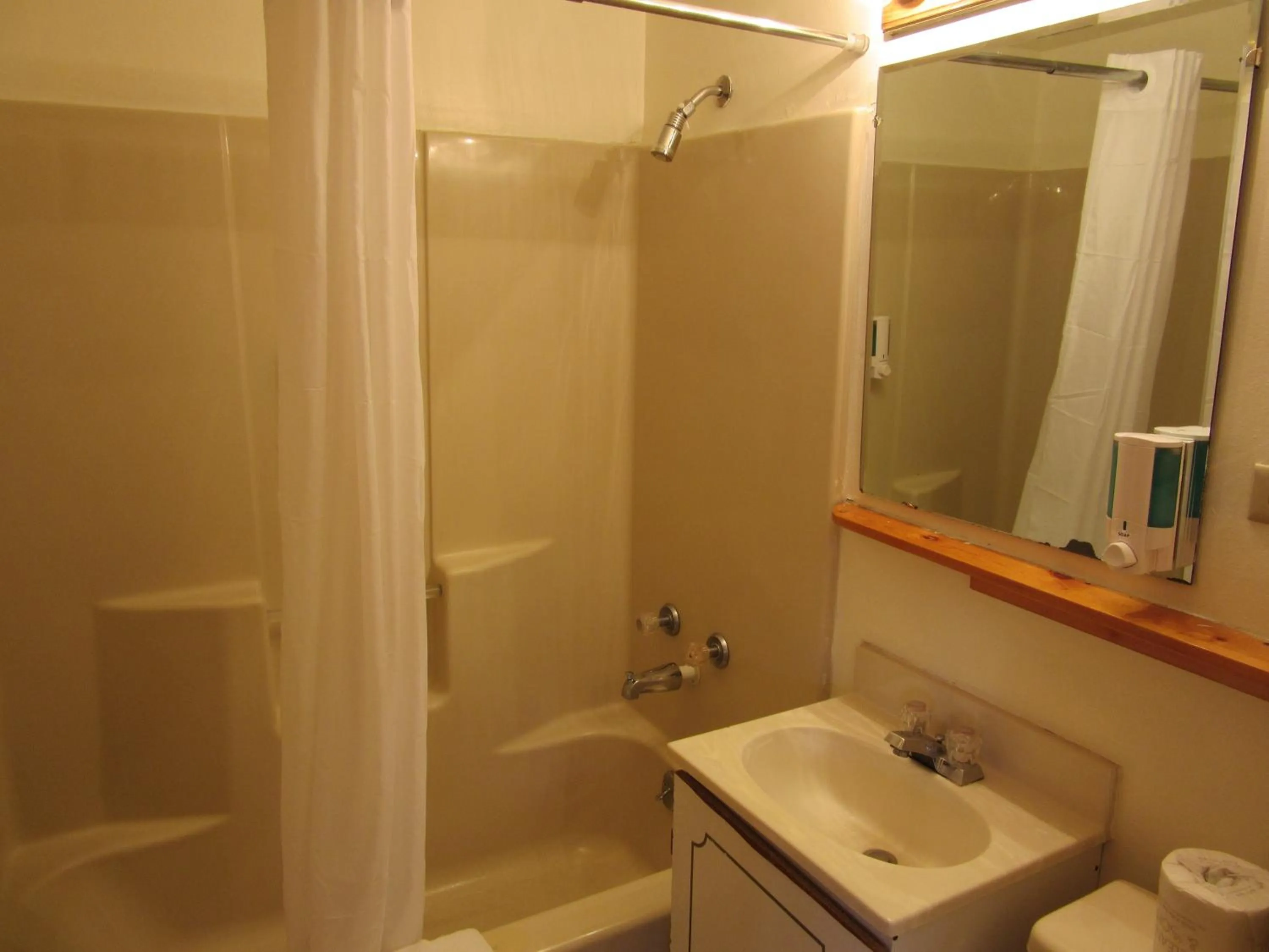 Bathroom in Travelers Lodge